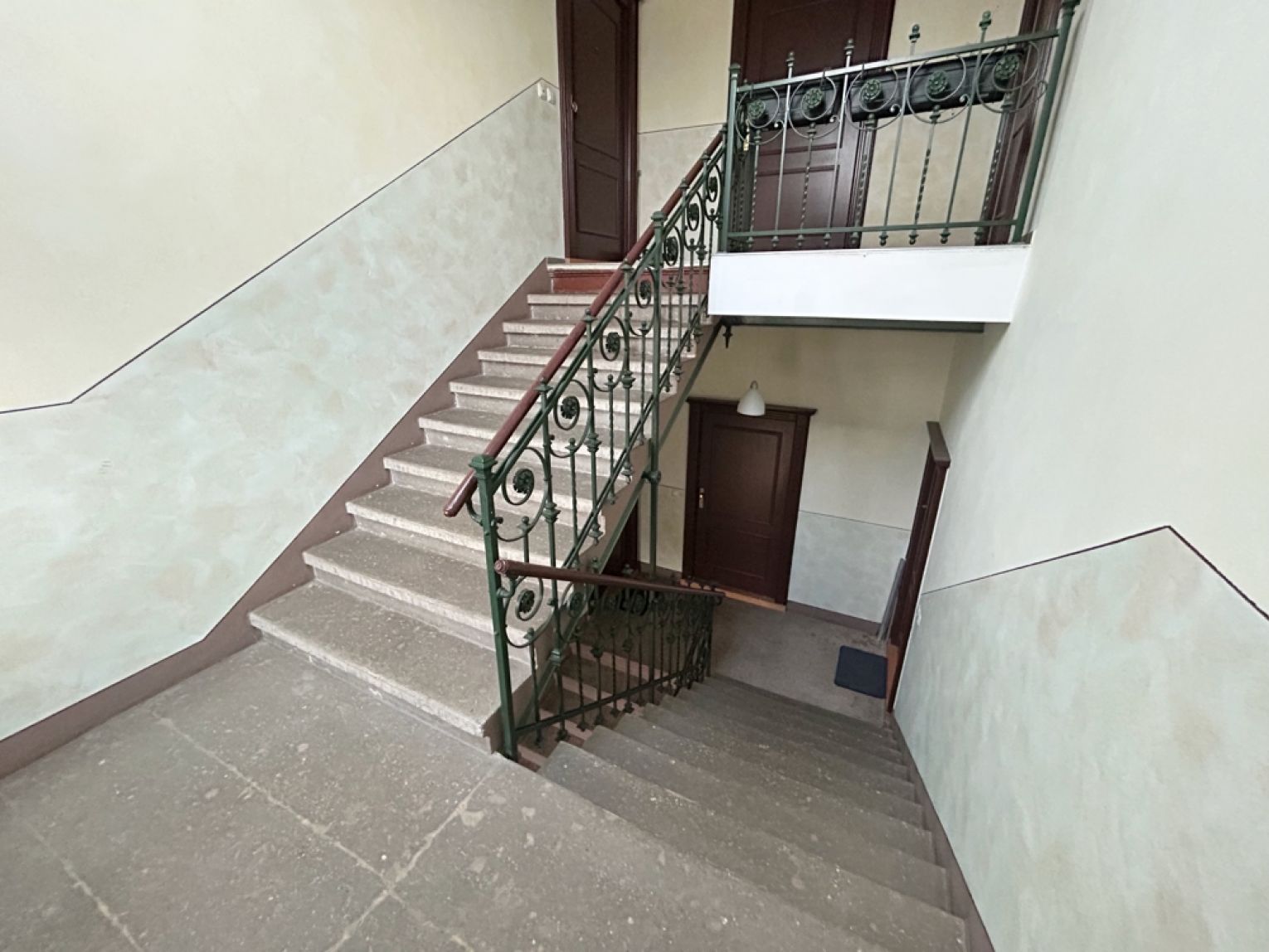 Mietwohnung • 1 Raumwohnung • Einbauküche • offenes Wohnzimmer • Schloßchemnitz • im Dachgeschoss