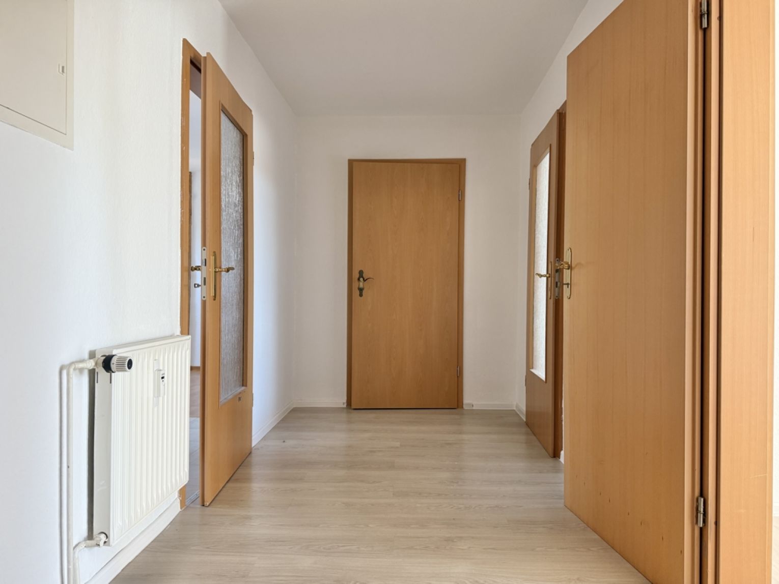 viiiel Platz • 2 Zimmer • Einbauküche • Dusche & Wanne • Tageslichtbad • Dachgeschoss