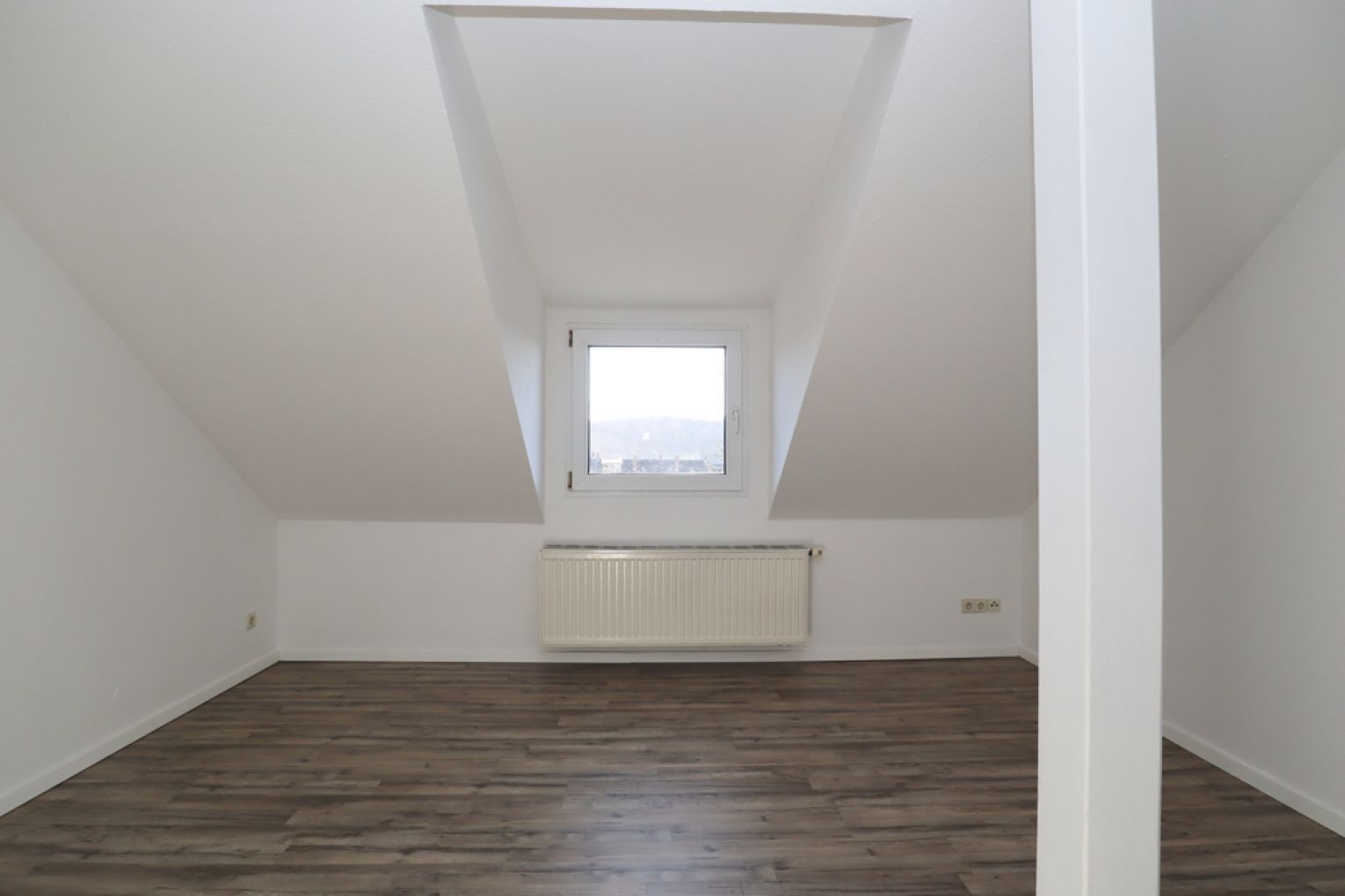 3-Zimmer Wohnung • in Ebersdorf • saniert • Dusche und Wanne • ruhige Lage •