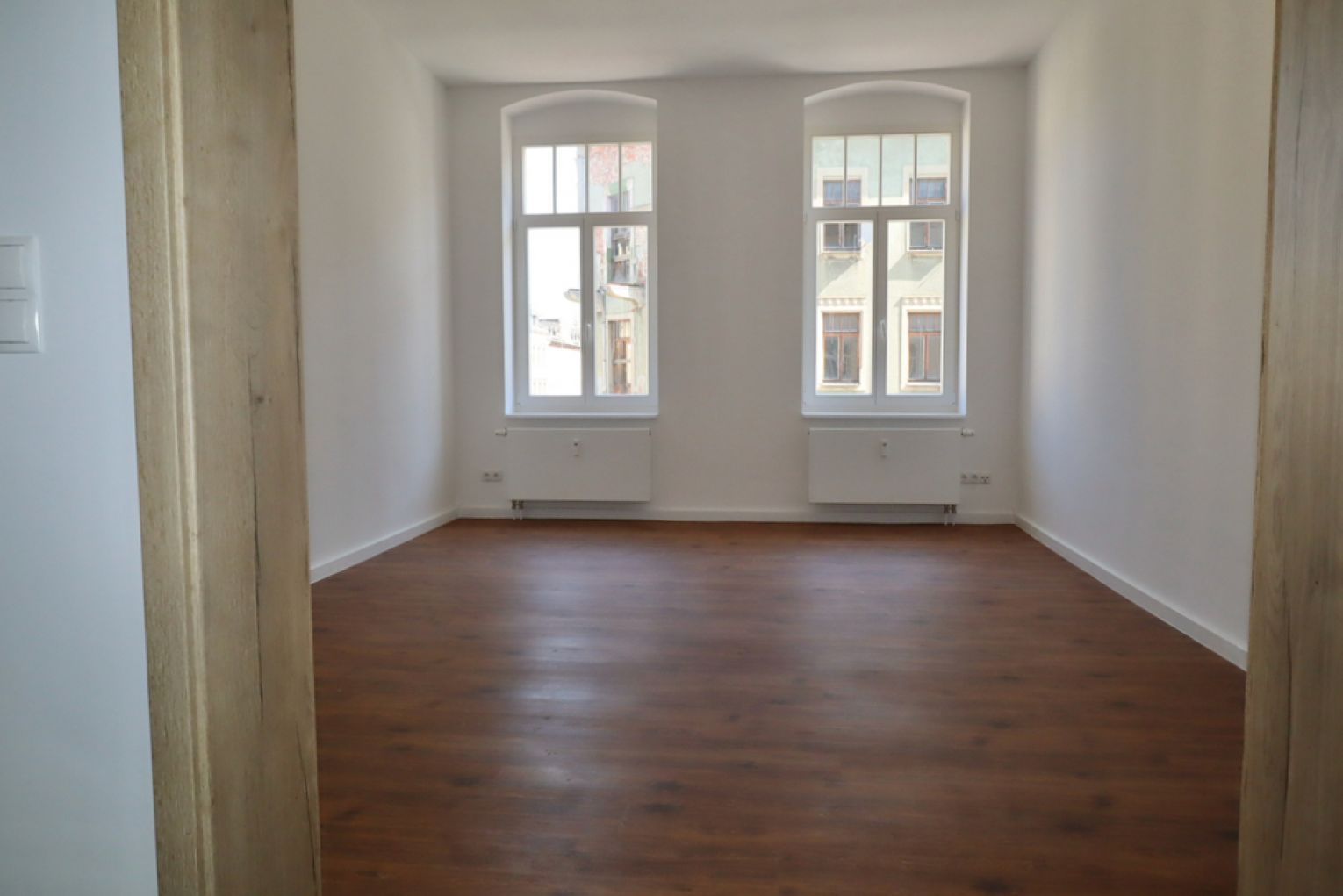 4 Zimmer • offene Küche • große Portaltüren • vollausgestattes Tageslichtbad • moderne Böden • TOP!