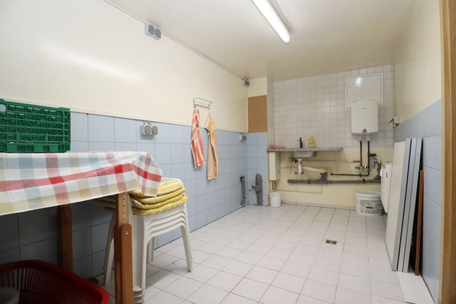 Lager • großer Raum • hell • ruhige Lage • Stellplatz • Kaßberg • jetzt Besichtigung vereinbaren