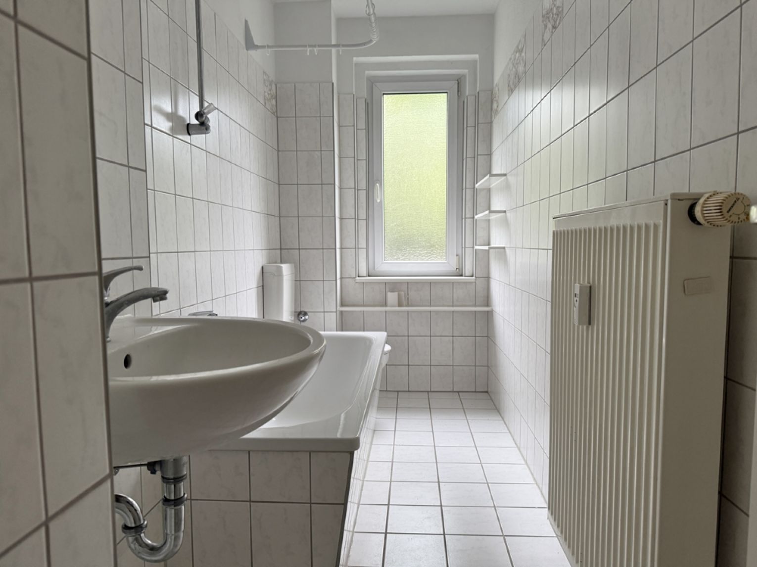 TOP! • 3-Raum • Kaßberg • Balkon • Tageslichtbad • neues Laminat • Stellplätze! • jetzt einziehen