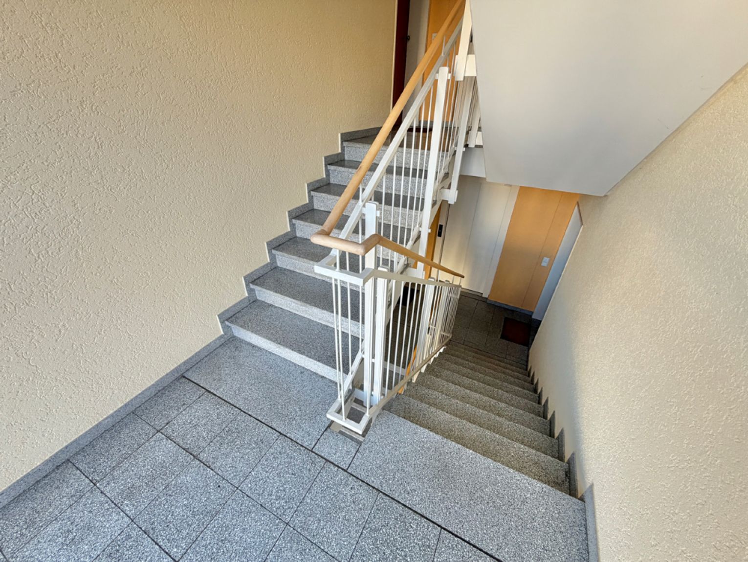 2 Zimmer • Wohnung • zur Miete • mit Balkon • Tiefgarage • in Schloßchemnitz • schnell sein!