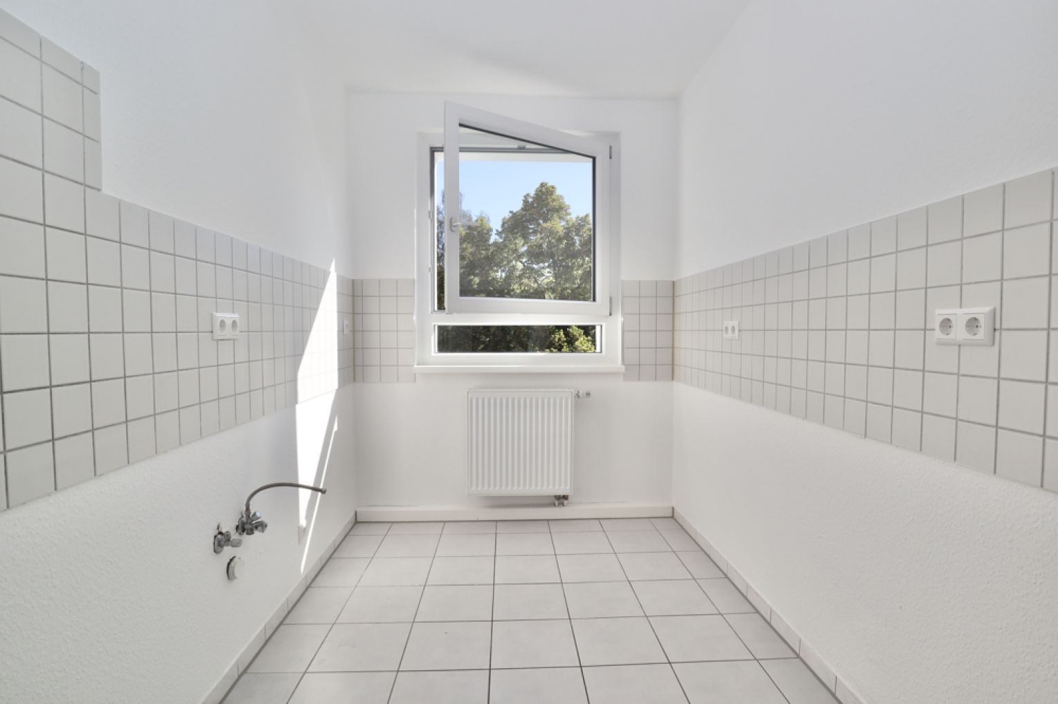 Balkon • Tageslichtbad • Wanne • Stellplatz • 3-Zimmer Wohnung in Chemnitz • Zentrum • jetzt anrufen