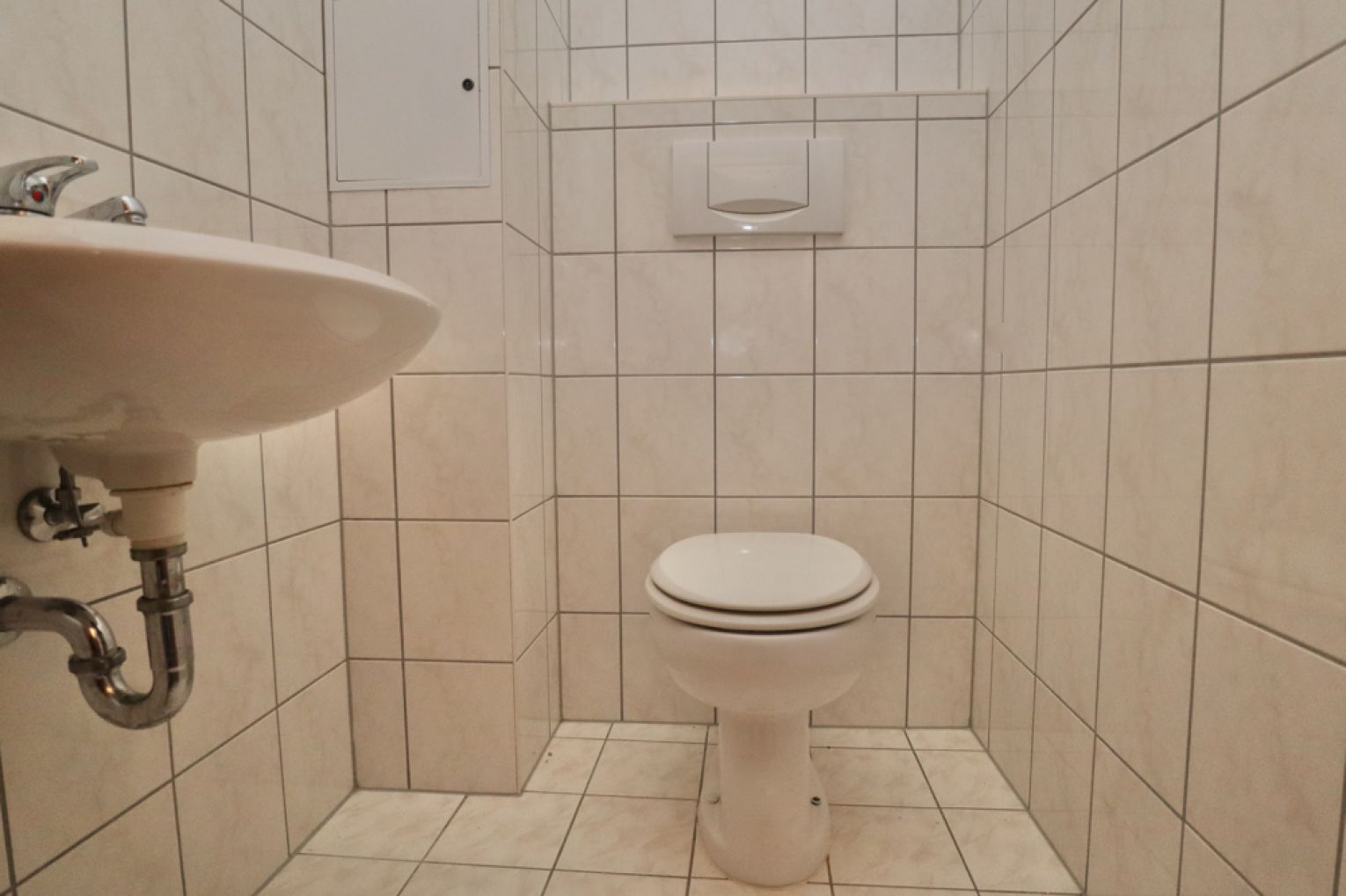 Harthau • 2 Raum Wohnung • neuer Fußboden • mit Küche • sofort anschauen • ruhige Lage • Chemnitz