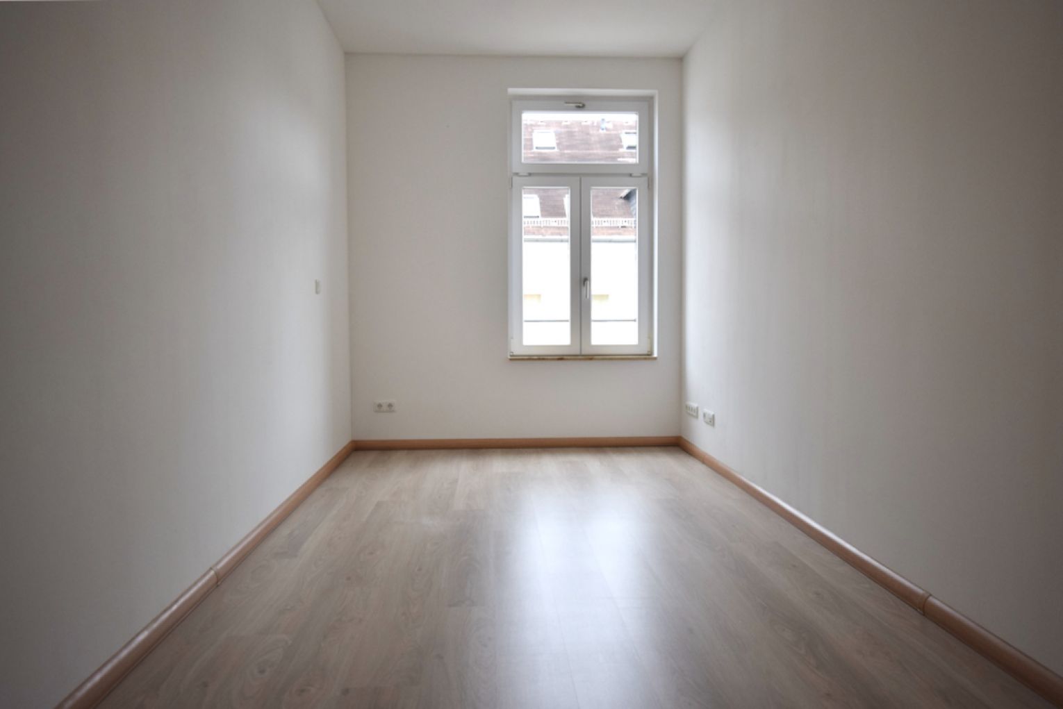 Sonnenbalkon • 4 Zimmer • Chemnitz • Fussbodenheizung • Laminat • Tageslichtbad • Wanne & Dusche