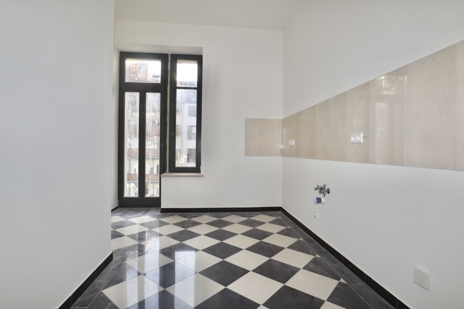 Erstbezug • zur Miete • 4 Zimmer • Wohnung • Fußbodenheizung • mit Balkon • schnell sein lohnt sich!