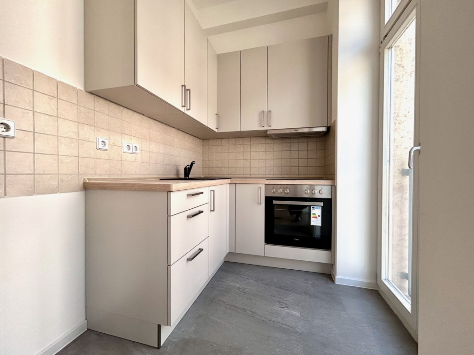 Zentrum • 2 Zimmer • zur Miete • Chemnitz • Stellplatz • großer Garten • ruhige Lage