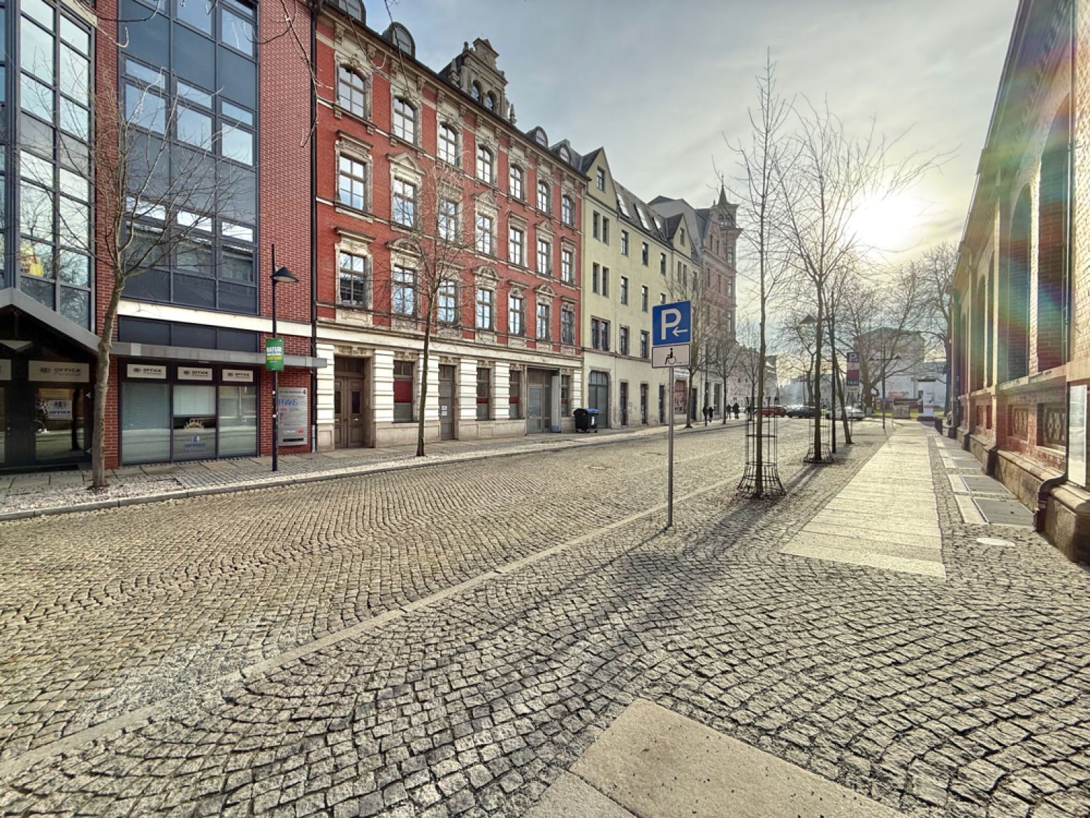 2 Zimmer • im Dachgeschoss • mit Oberlicht • Tiefgarage möglich • im Zentrum • Chemnitz • zur Miete