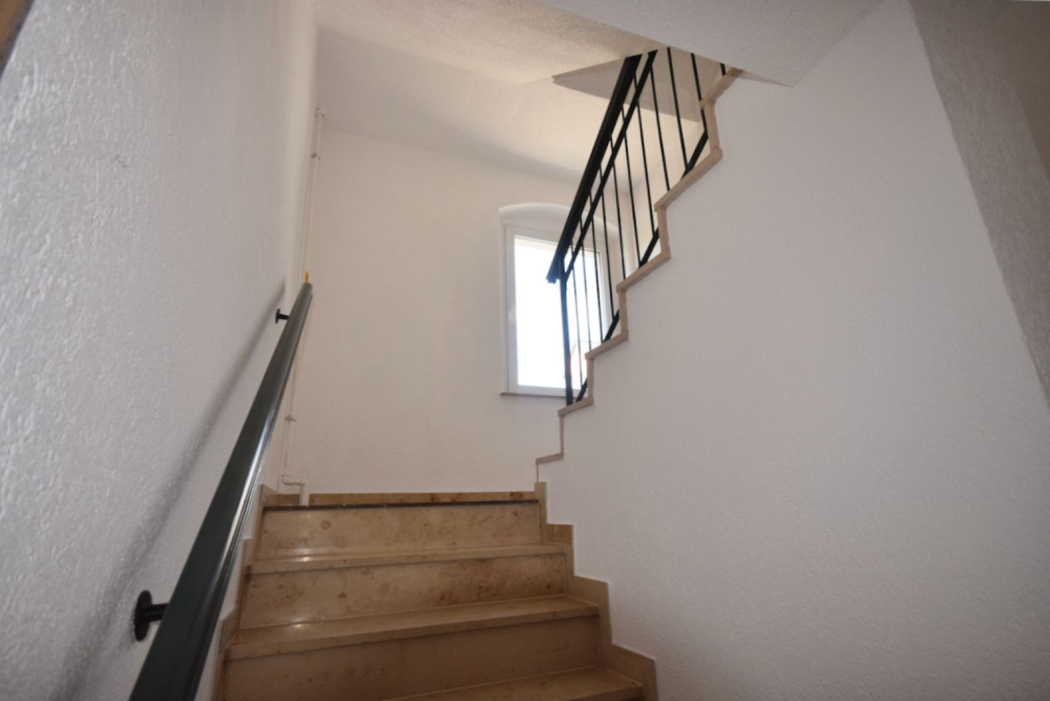 Apartment in Chemnitz • Dusche • ruhige Lage • Stellplatz • Nähe UNI • Laminat • 1-Raum • Anschauen!