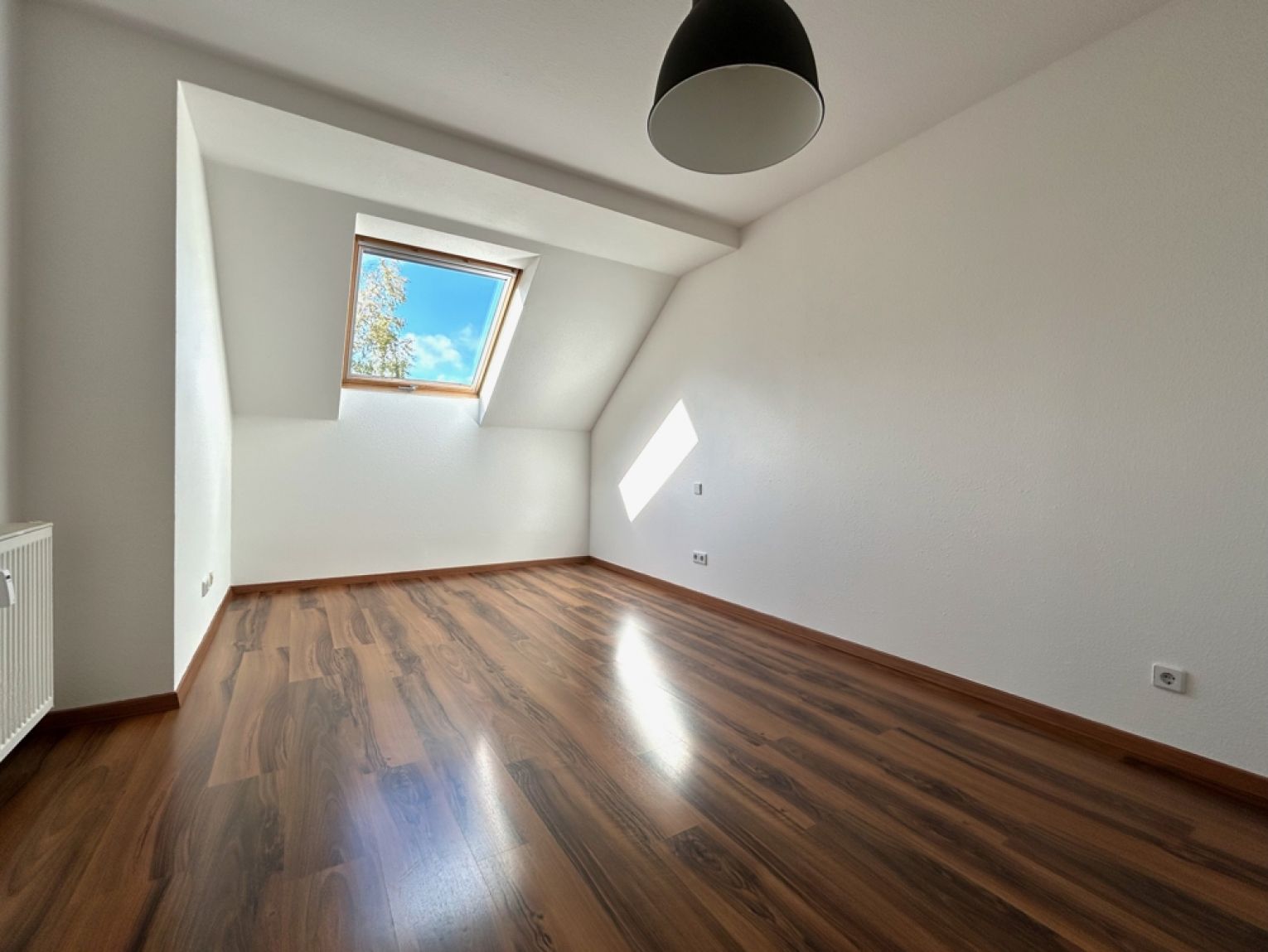 KAßBERG • 2-Zimmer • Loggia • individueller Grundriss • moderne. Einbauküche • schnell mieten