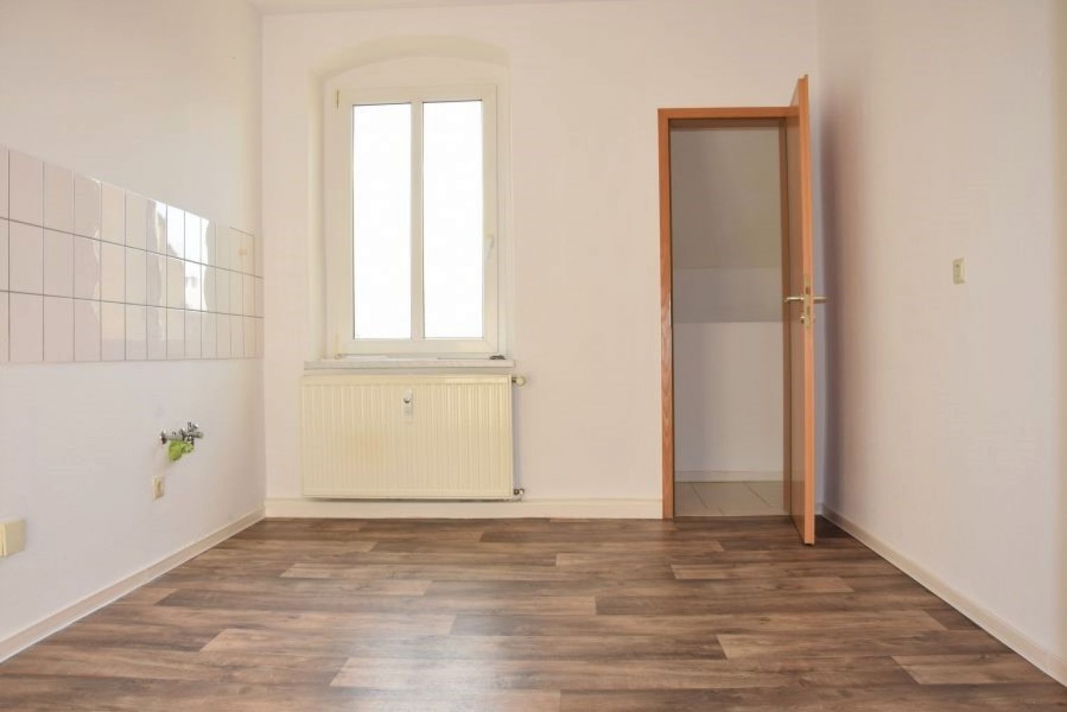 4 Zimmer • Maisonette • interessanter Grundriss • 2 Bäder • ruhige Lage • Wanne und Dusche • TOP!