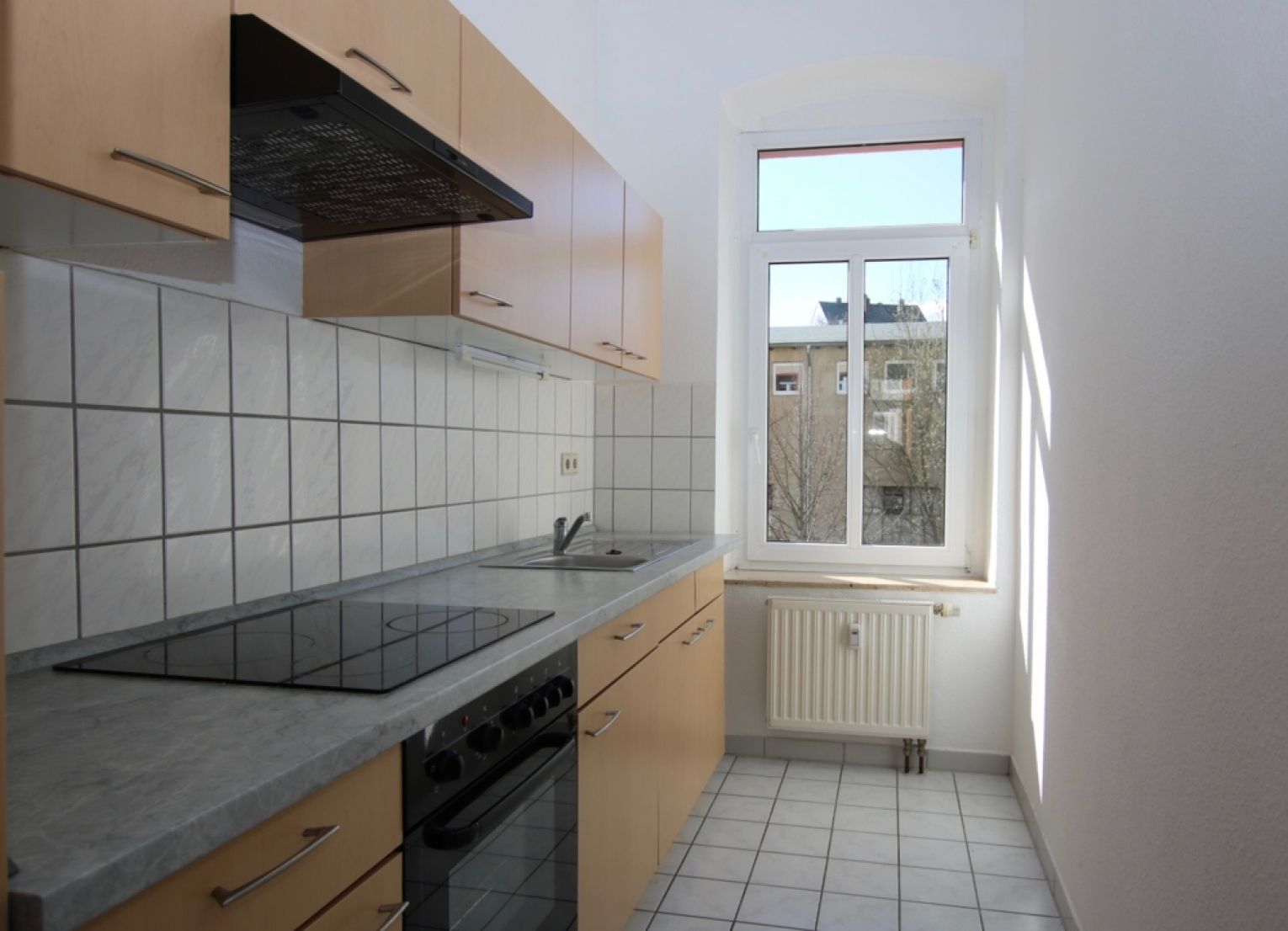 2 Zimmer • mit Küche • Laminatboden • Schlosschemnitz • Tageslichtbad mit Wanne • Jetzt besichtigen