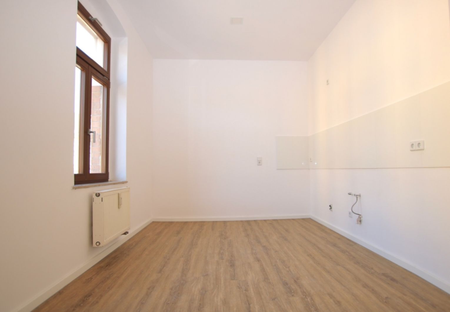 TOP! • 5-Zimmerwohnung • Hell • Laminat • Bad mit Wanne • Wohnküche • Sonnenberg • jetzt anschauen!