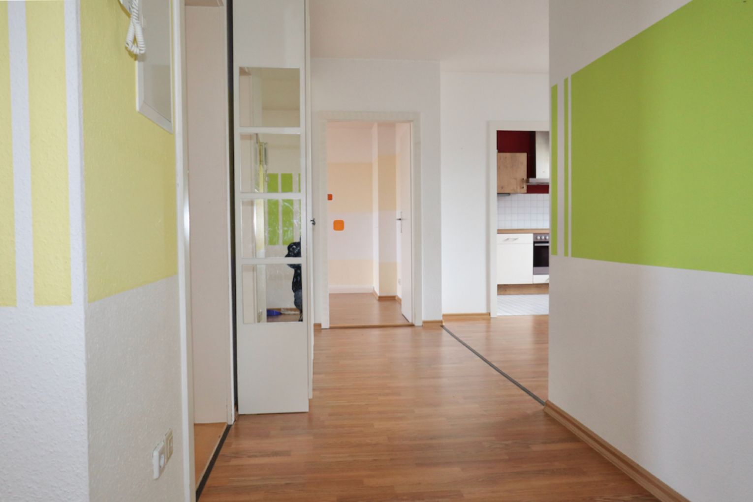 Jugendstil • 3,5 Zimmer • Einbauküche • Balkon • Tageslichbad mit Wanne+Dusche • sanierter Altbau