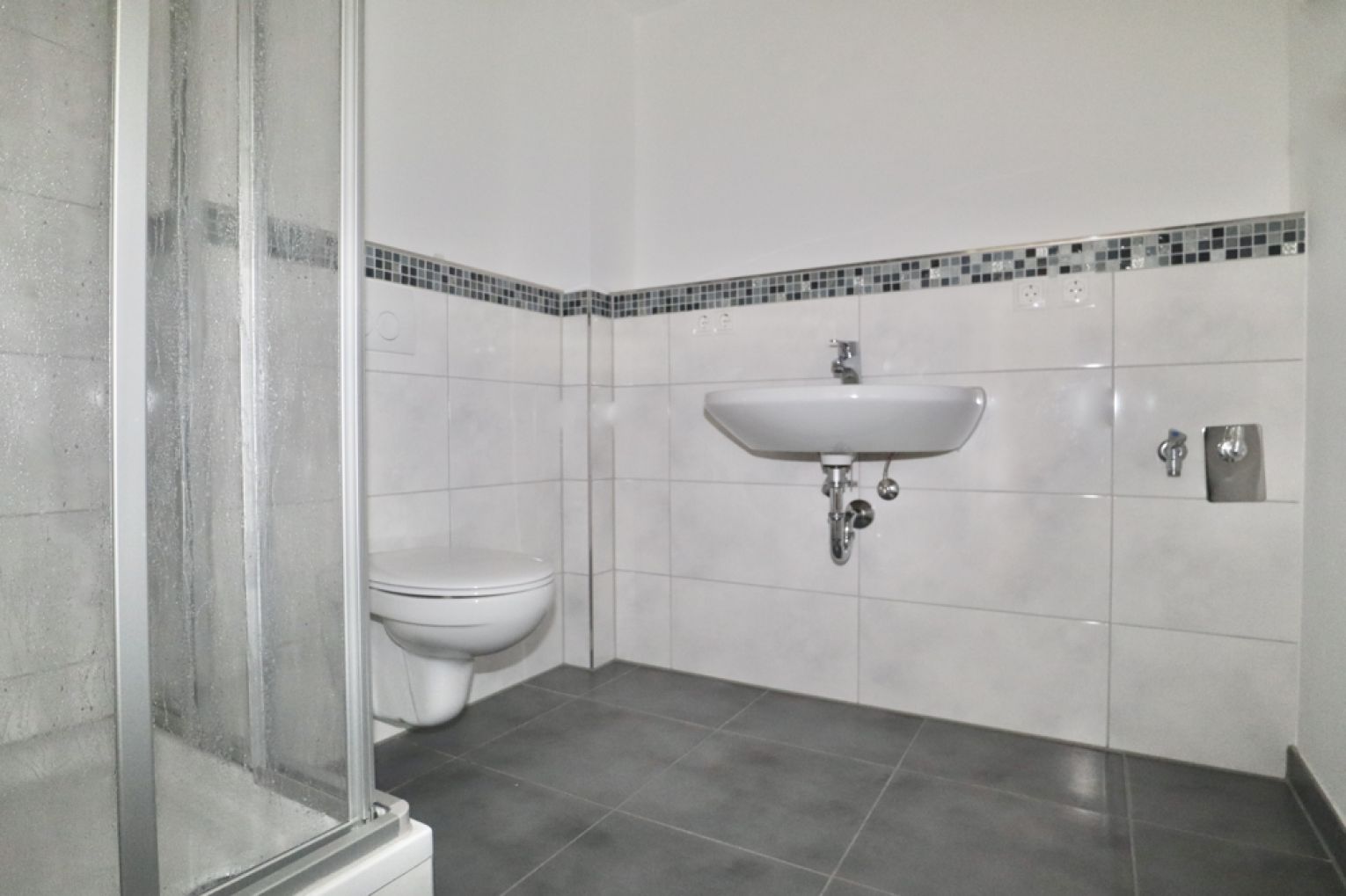 2-Raum Wohnung • Terrasse • Fußbodenheizung • modern • Schloßchemnitz • Erdgeschoss • jetzt mieten