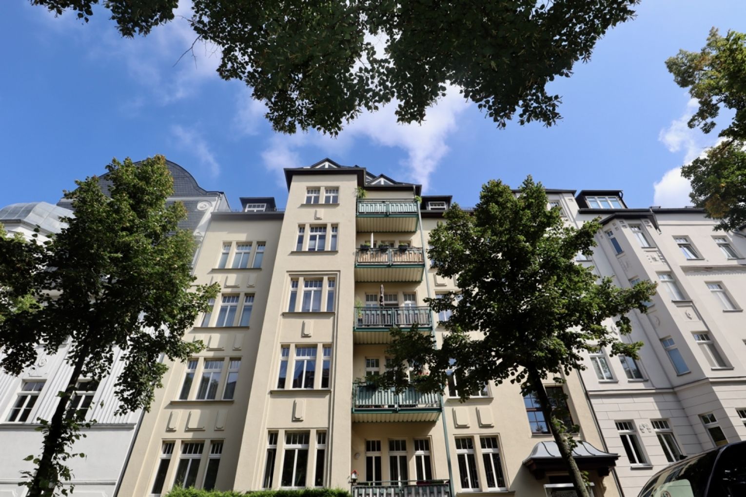 Kaßberg • 4-Zimmer • Büro / Gewerbeeinheit • jetzt mieten • mit Balkon • TG-Stellplatz