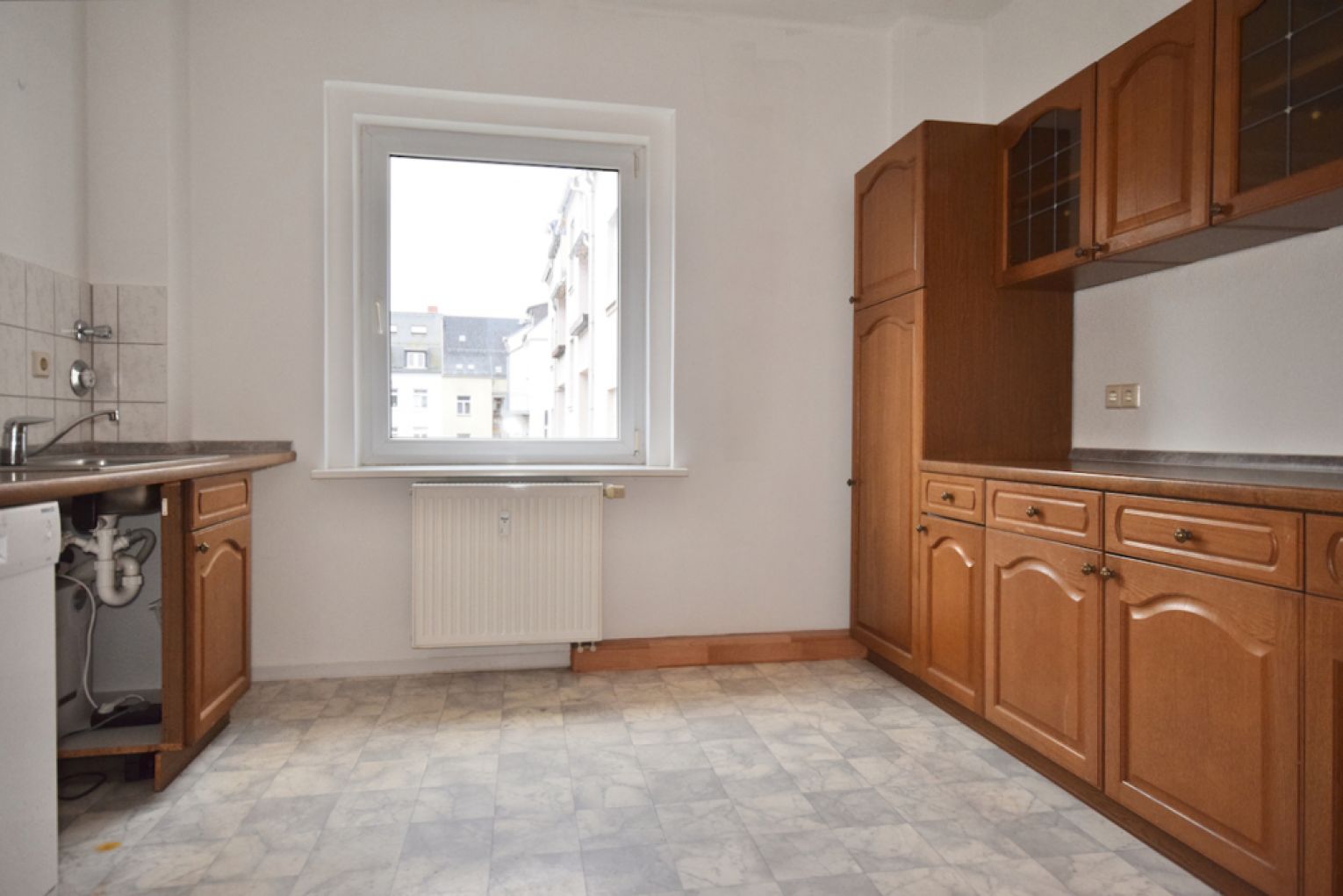 2-Raum • Einbauküche • Hell • Laminat • Tageslichtbad • Stellplätze • Top-Lage • Anschauen!?