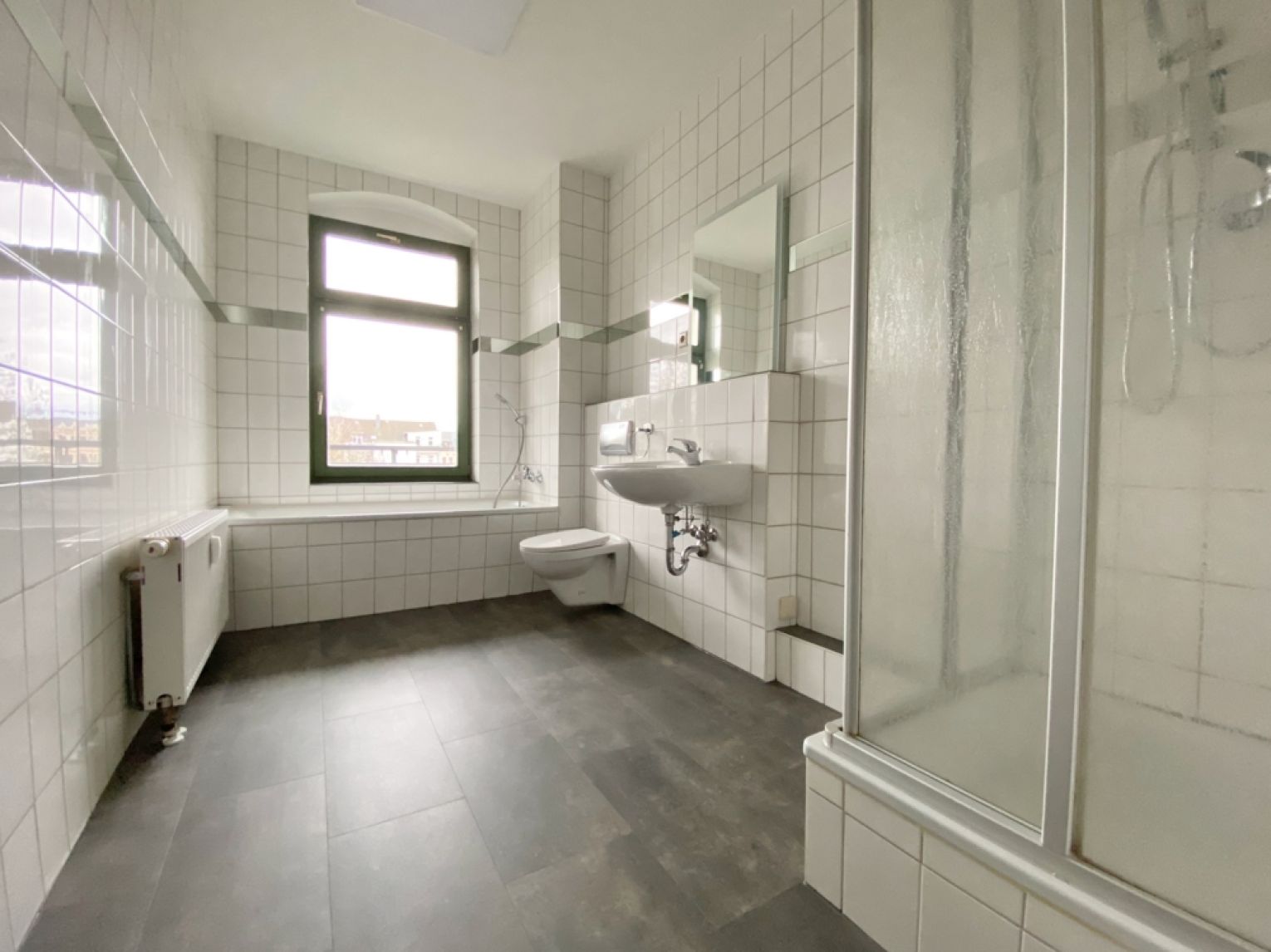 Schloßchemnitz • 2-Raum Wohnung • Wanne&Dusche • Balkon • jetzt anrufen und Termin vereinbaren