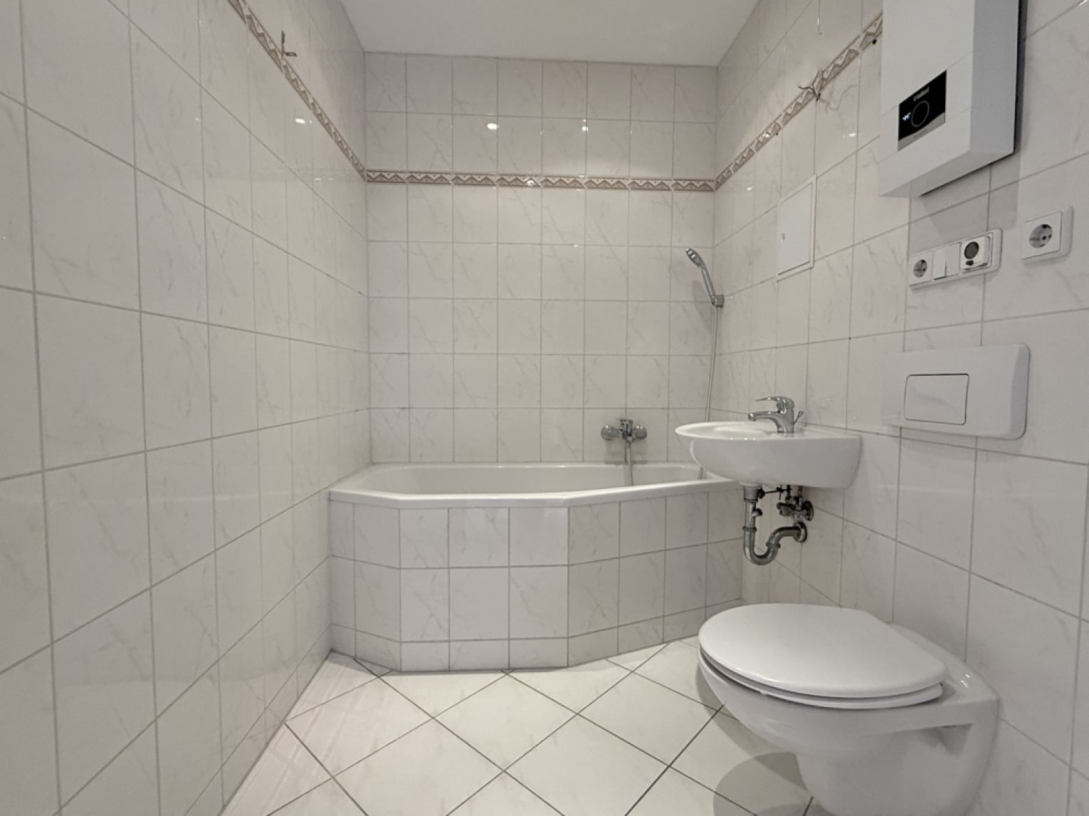 TOP • 3-Zimmer Wohnung • in Kappel • Balkon • Laminat • Einbauküche • jetzt mieten !?