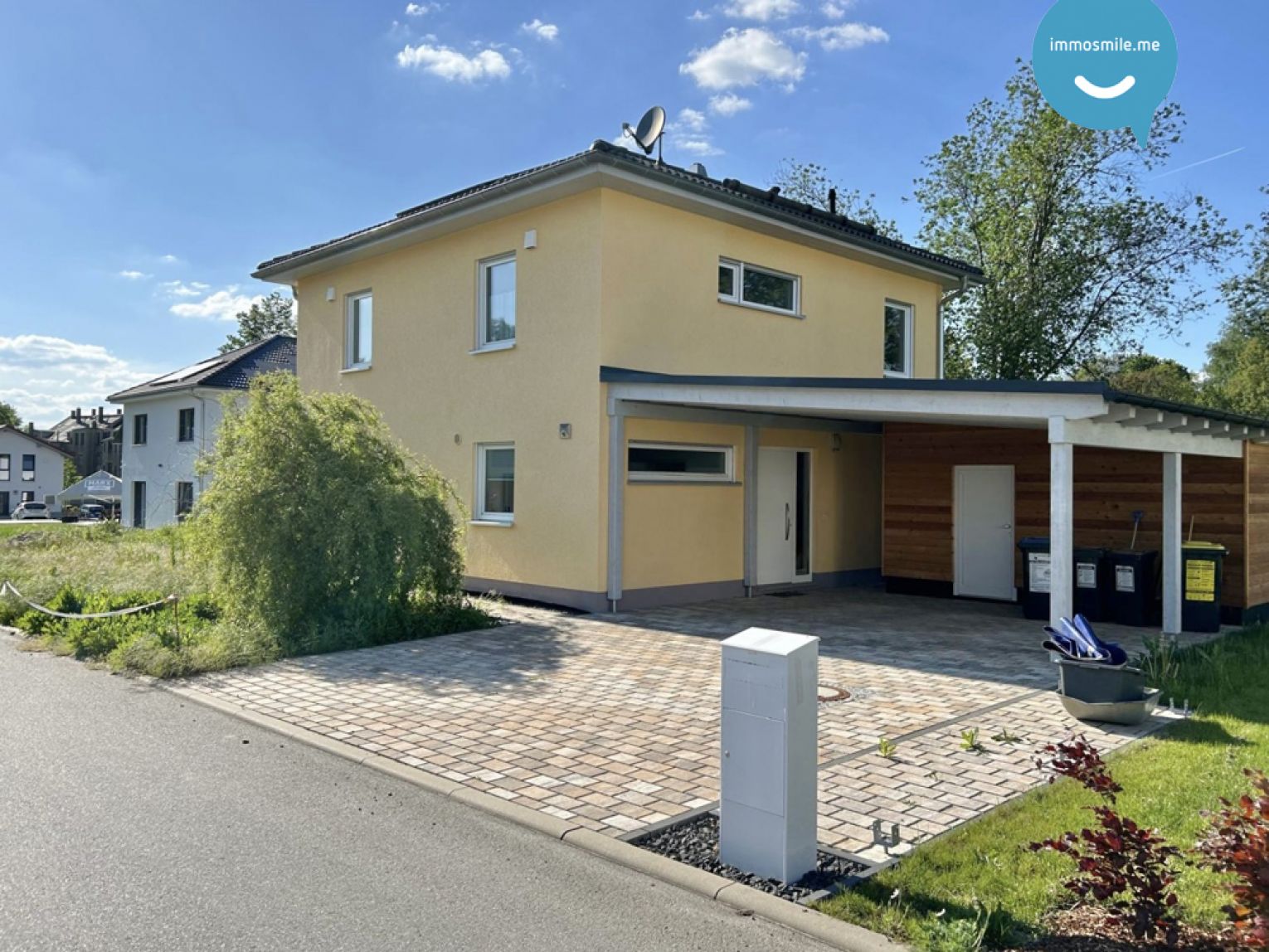 Fast neues Einfamilienhaus • 4 Zimmer • Doppelcarport • 909qm Grund • ab Mai beziehbar • KFW50