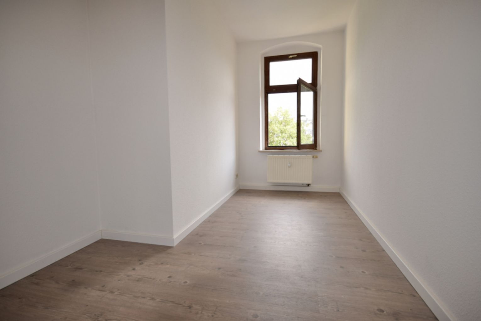 Laminat • 3-Raum • Sonnenberg • in Chemnitz • Wanne • modernes Bad • Garten • jetzt anschauen!