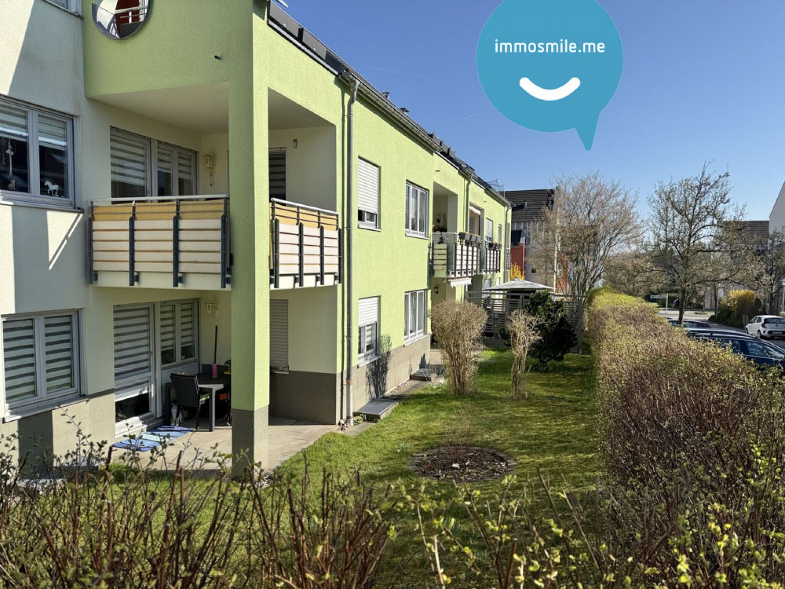 3-Raum-Erdgeschoss Wohnung • Aussenterrasse • Grüna • Tiefgarage • modernes Laminat • beliebte Lage