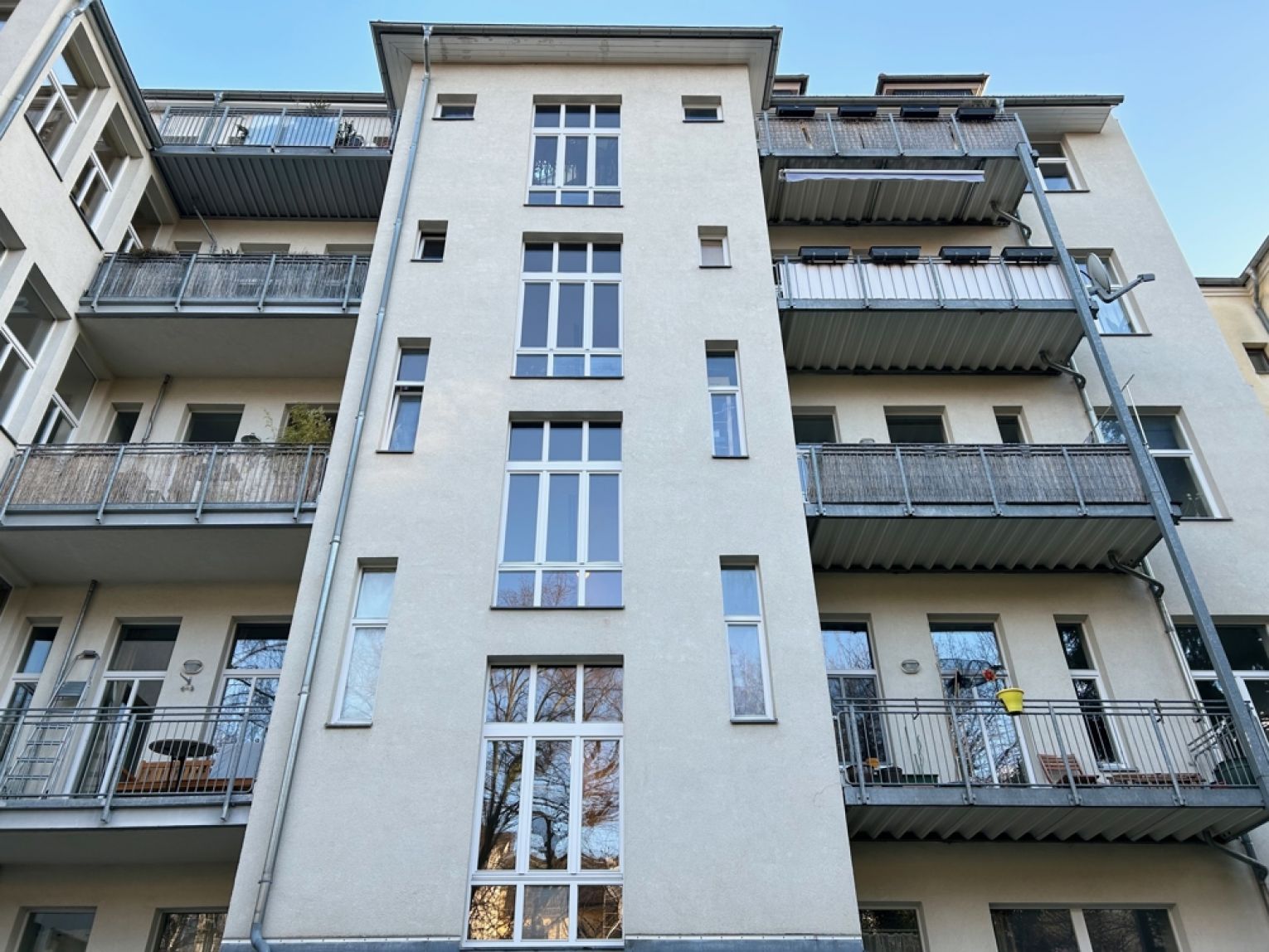 2-Raum • Einbauküche  • vermietet •TOP-Lage • Aufzug • Kaßberg • für Kaitalanleger