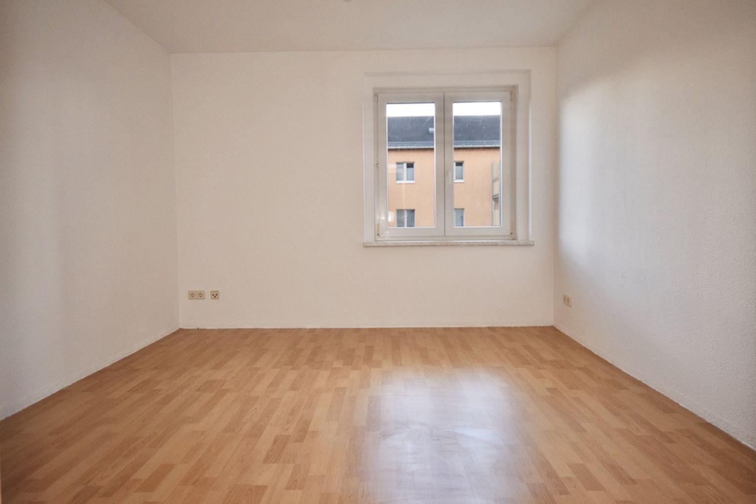 3-Raum • Tageslichtbad mit Wanne • am Heimgarten • Balkon • Top-Preis! • Fussbodenheizung