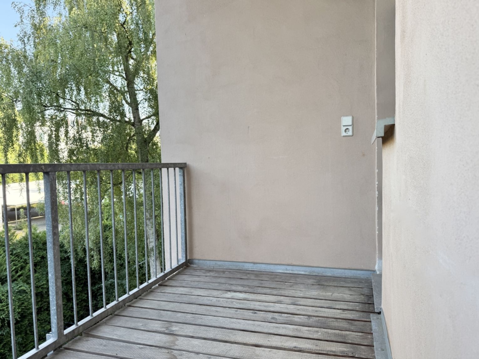 TOP! • Kaßberg • Balkon • 3 Zimmer • Laminat • innenliegendes Bad mit Wanne • Hausgarten •  Mieten!?