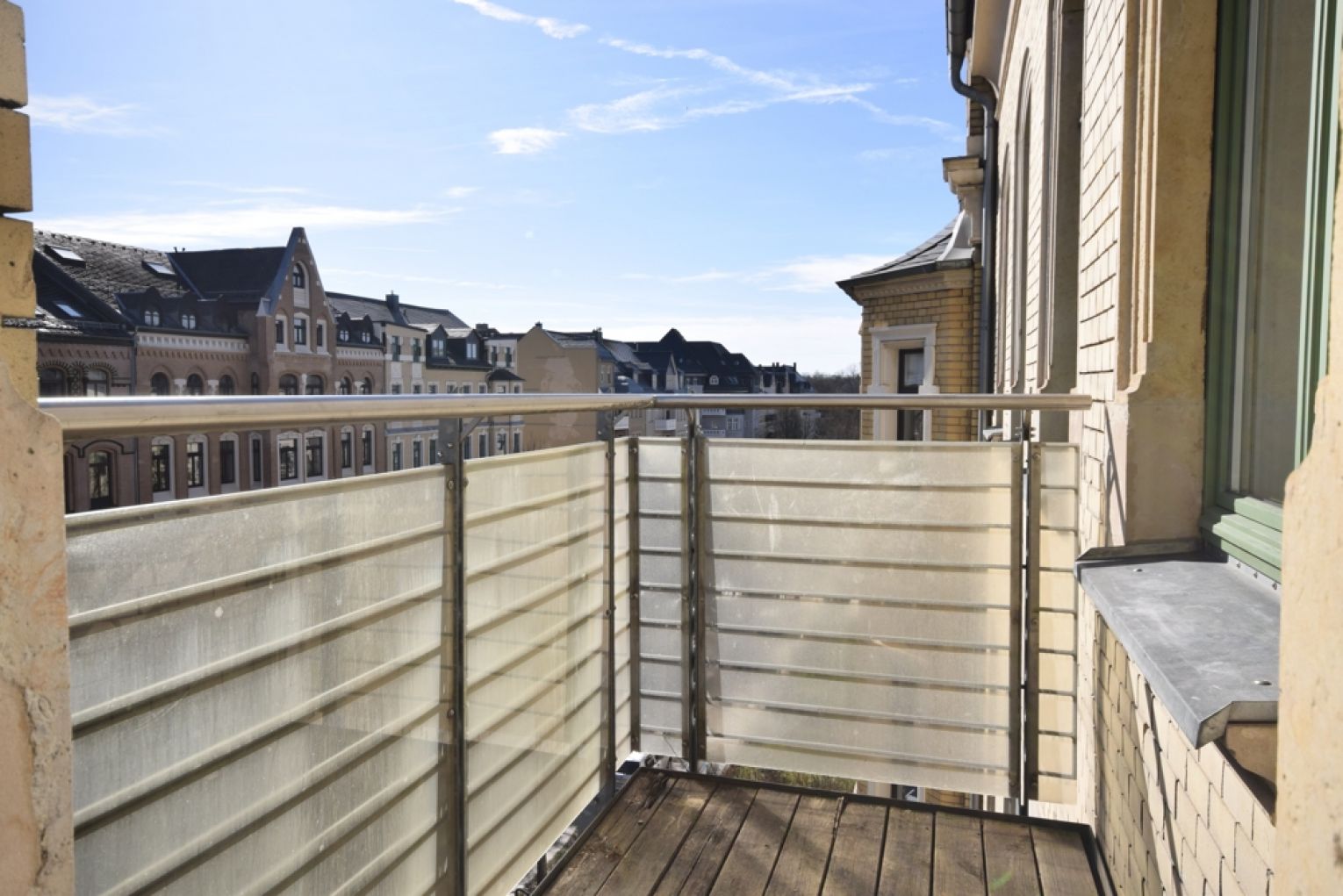 Sonnige 2-Raum Mietwohnung • Balkon • Kaßberg • offene Küche • Aufzug • neues Laminat möglich • TOP!