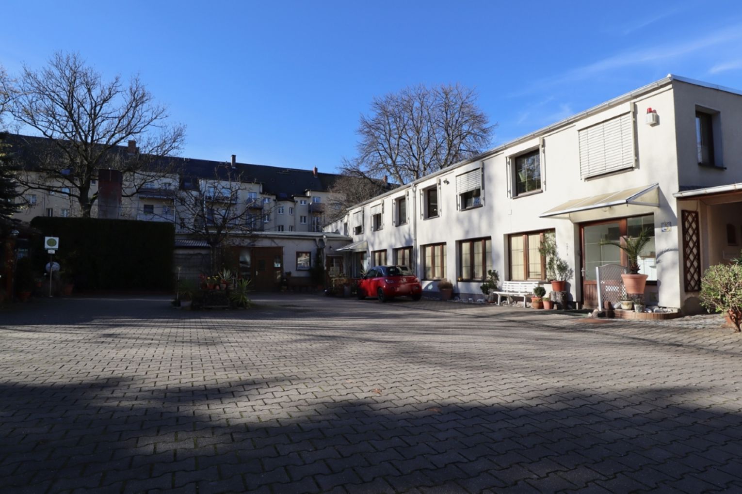 Lager • großer Raum • hell • ruhige Lage • Stellplatz • Kaßberg • jetzt Besichtigung vereinbaren