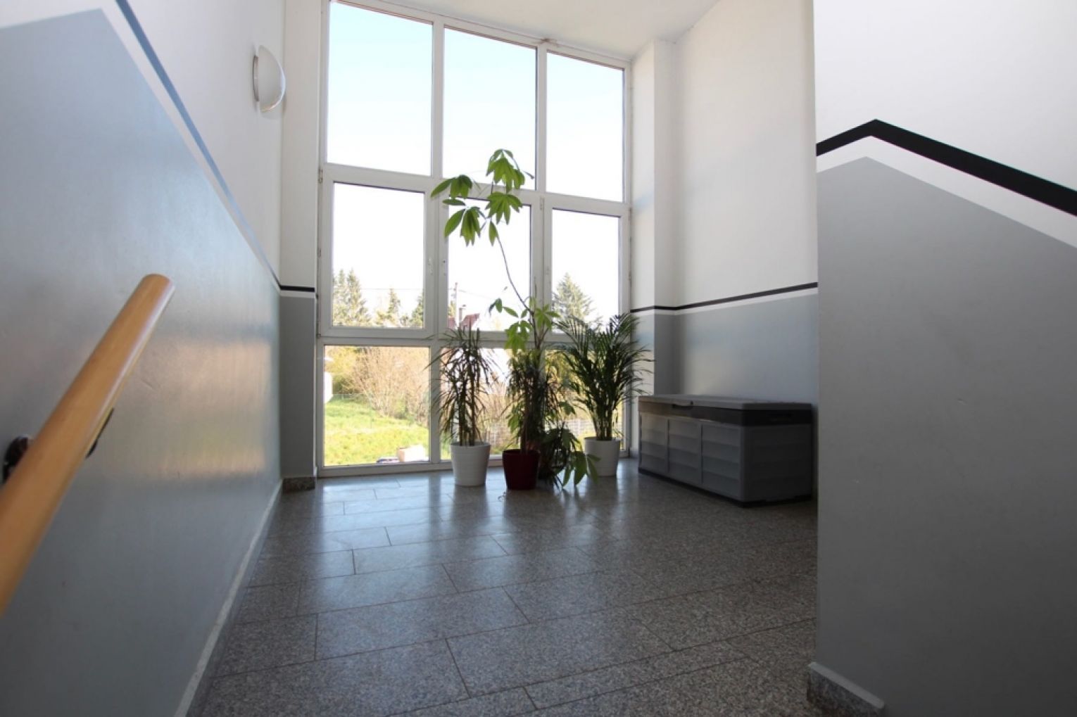 5-Raum ! • Wohnung • mit Parkett • zwei Balkone • Stellplatz • Neukirchen • am Wasserschloss
