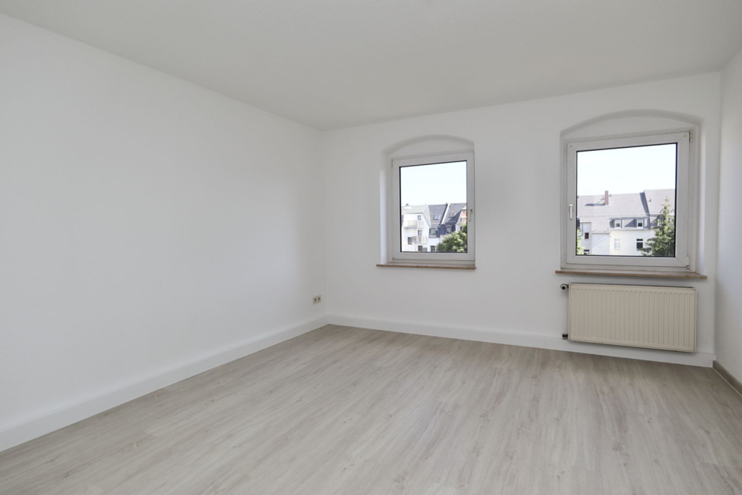 Zentrum • Einbauküche • Chemnitz • neu • Tageslichtbad • Stellplatz • 2-Raum Wohnung • jetzt anrufen