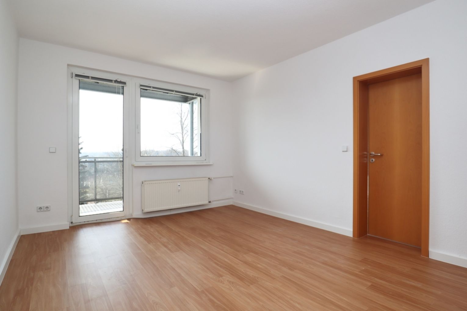 Rabenstein • in Chemnitz • Einbauküche • Tageslichtbad • 3-Raum Wohnung • Balkon • Stellplatz