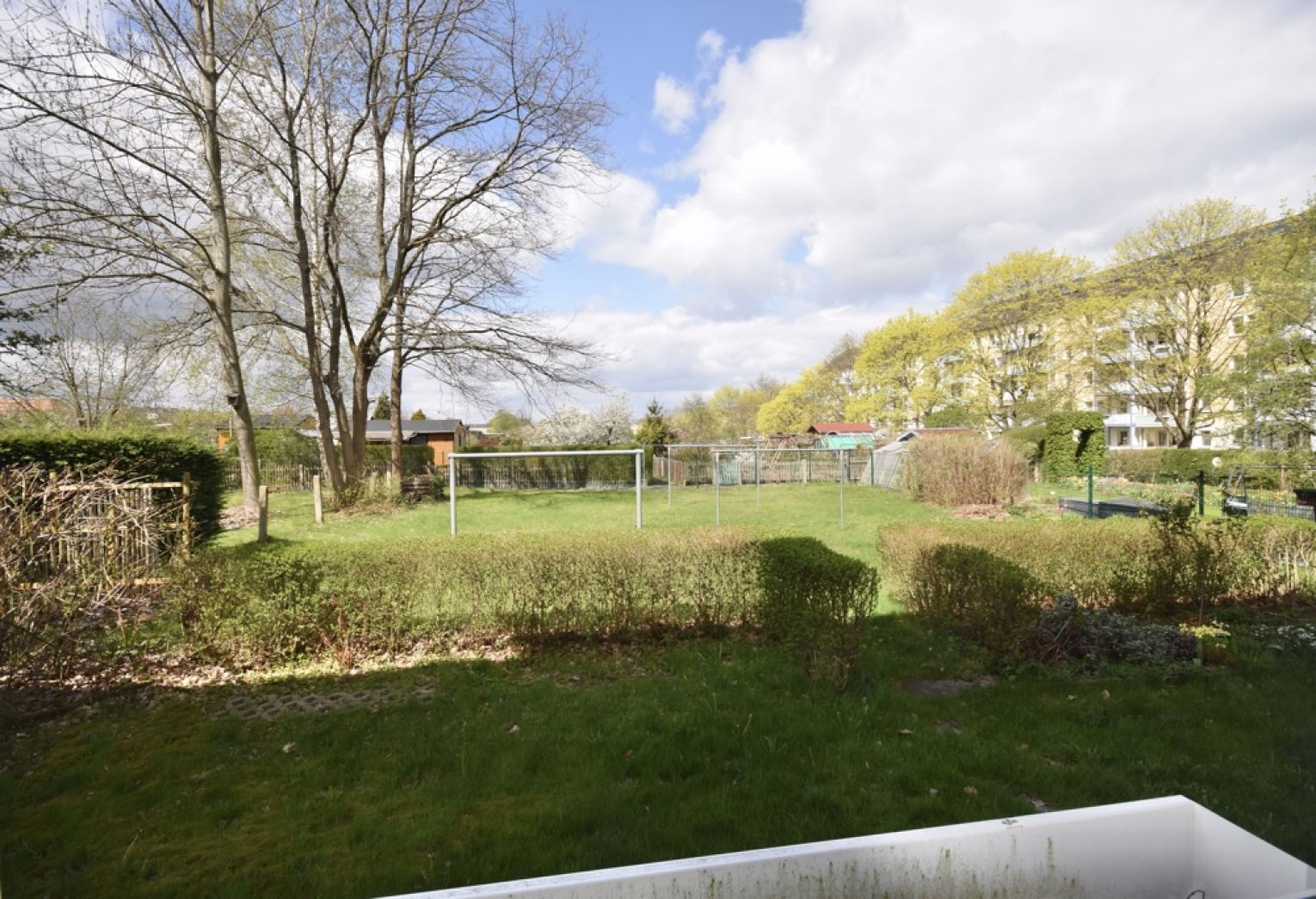 3 Zimmer • verglaster Balkon • Hochparterre • Tageslichtbad mit Wanne • grüner Hausgarten • TOP ! - Photo 3