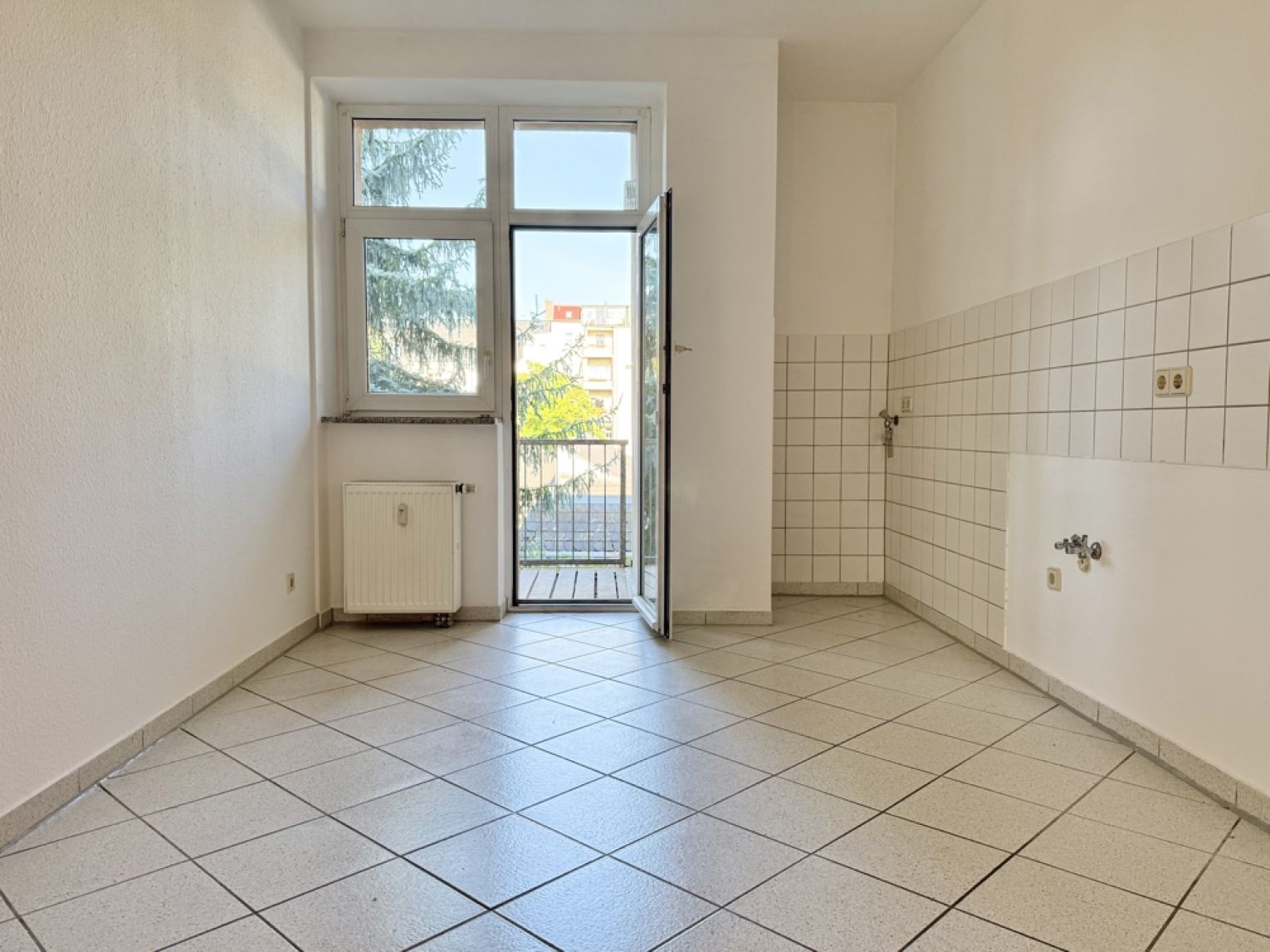 TOP! • Kaßberg • Balkon • 3 Zimmer • Laminat • innenliegendes Bad mit Wanne • Hausgarten •  Mieten!?