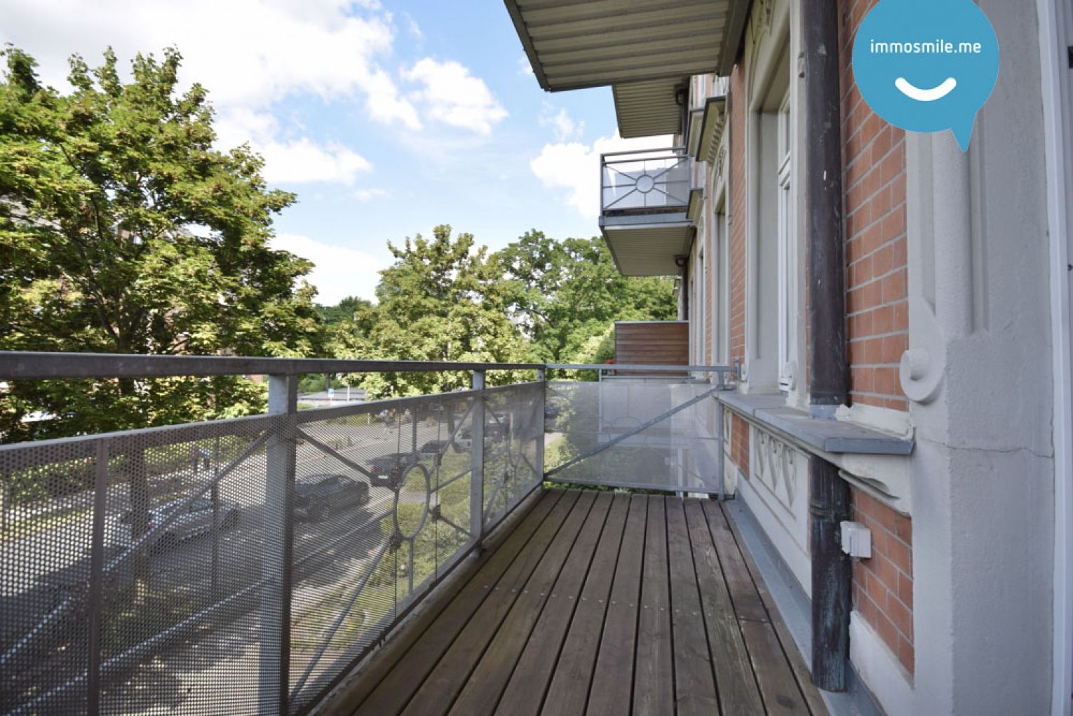 2-Zimmer • Einbauküche • 2 Balkone • Laminat • großes Wohnzimmer • Kaßberg • jetzt anschauen!