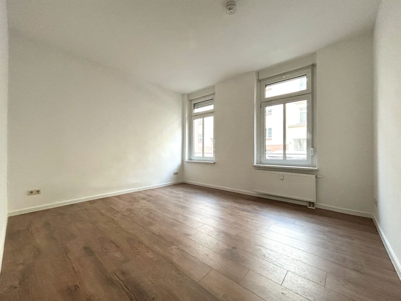 Chemnitz• Bernsdorf • 2 Zimmer • mit Balkon • Tageslichtbad • Stellplatz • schnell sein!
