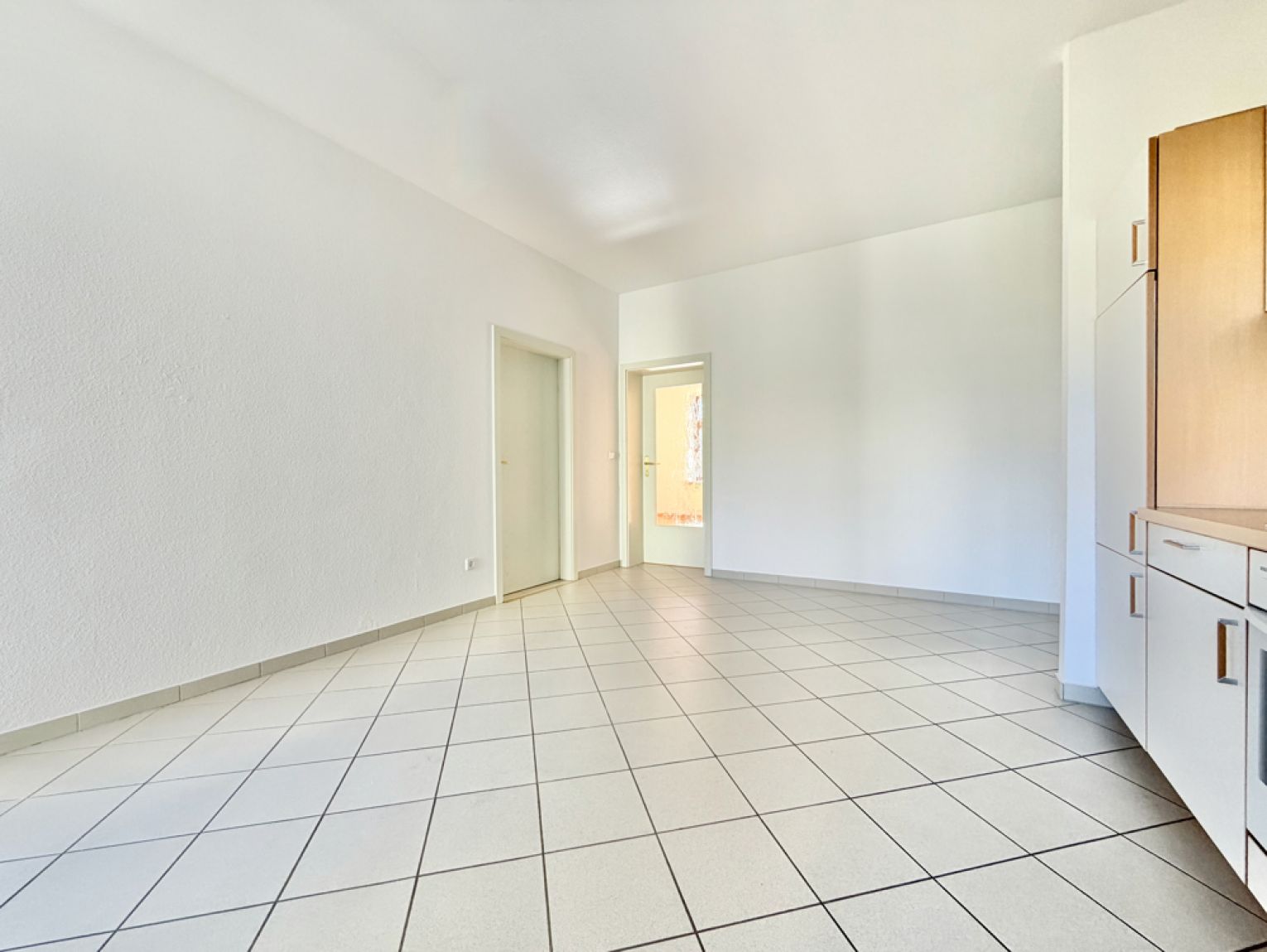 2-Raum Wohnung • Balkon • Schloßchemnitz • zur Miete • Tiefgarage • Wanne&Dusche • jetzt anrufen