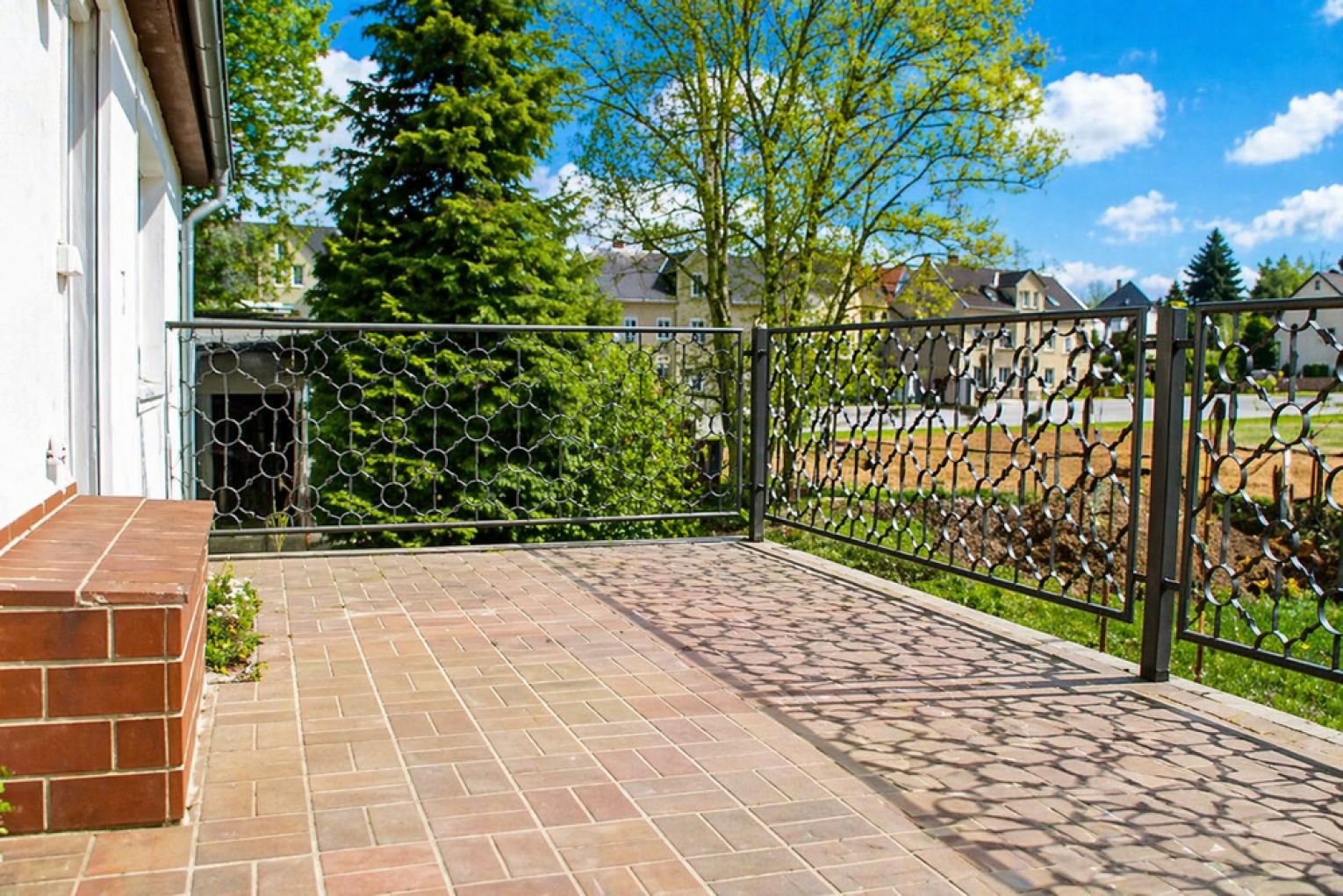 Hartmannsdorf • viel Platz • 4-5 Zimmer • eigener Garten • Terrasse • Garage • wie im Eigenheim