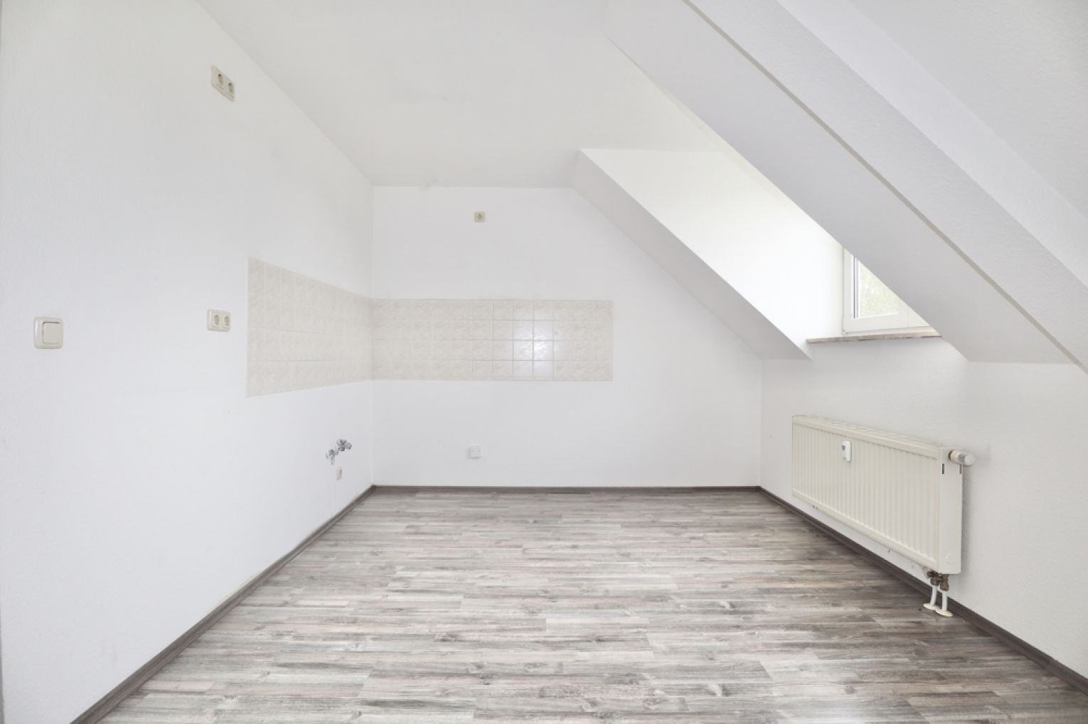 Gablenz • 2-Raum Wohnung • in Chemnitz • Einbauküche • Dachgeschoss • jetzt mieten