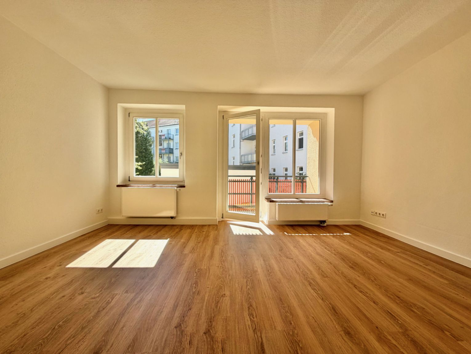 3 Zimmer • zur Miete • mit Balkon • Einbauküche • im Lutherviertel • in Chemnitz • schnell sein!
