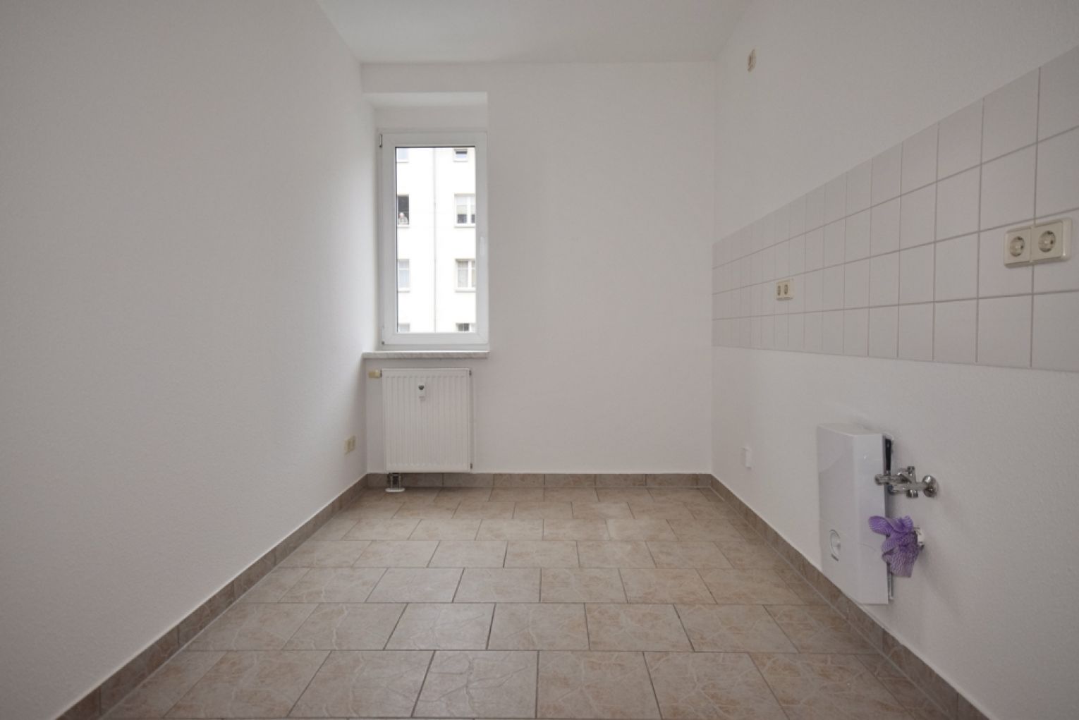 TOP • Laminat • 1-Raum Apartment • Laminat • Bad mit Fenster & Wanne • gleich anschauen • Chemnitz