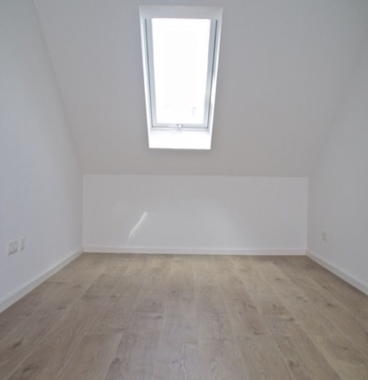 moderne 5 Zimmer • moderner Grundriss • Balkon • TOP Hausgemeinschaft • Grillecke • EBK • Stellplatz