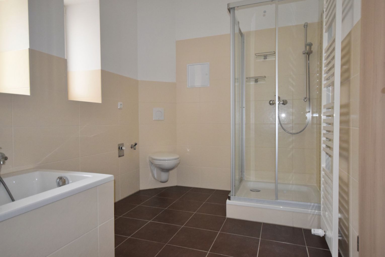 Sonnenbalkon • 4 Zimmer • Chemnitz • Fussbodenheizung • Laminat • Tageslichtbad • Wanne & Dusche