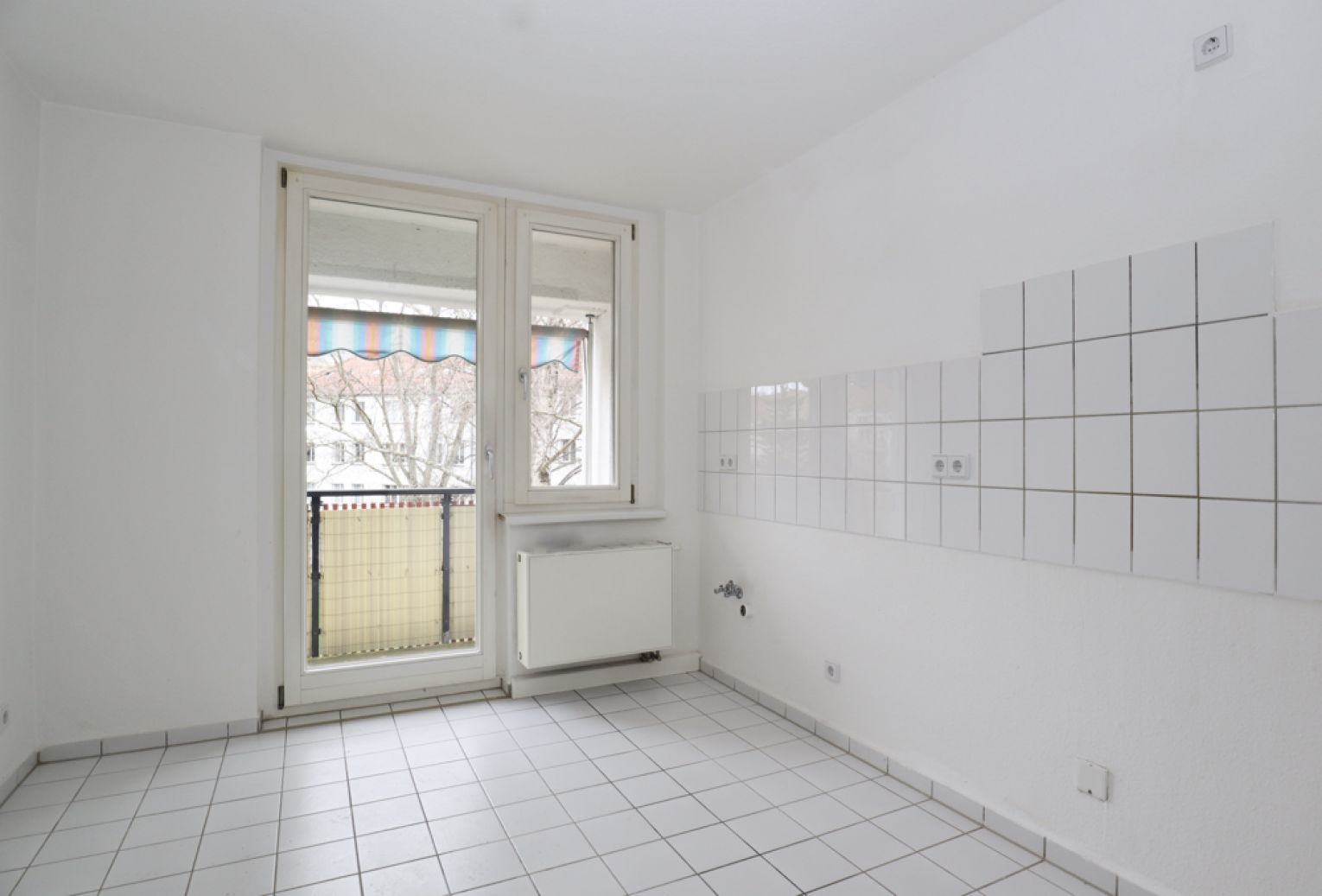 Balkon • 2-Raum Wohnung • Tageslichtbad • Dusche • Einbauküche • Lutherviertel • jetzt anrufen