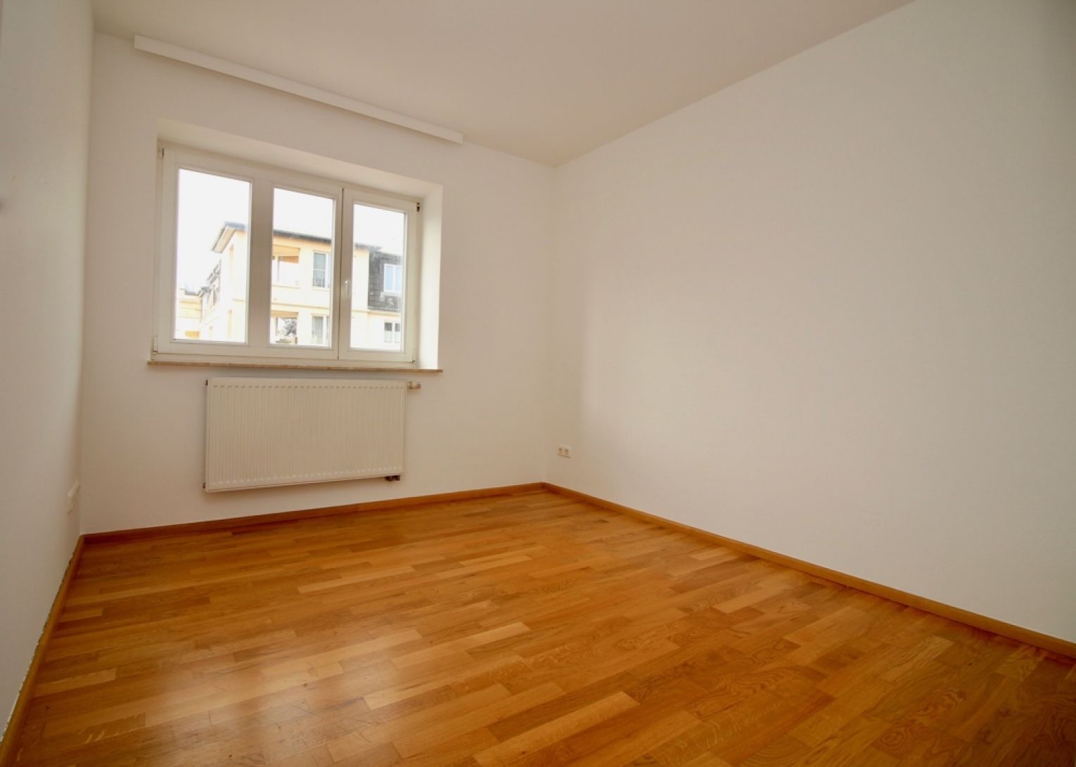 zur Miete • Schlosschemnitz • 2-Zimmer-Wohnung • mit Balkon • TV im Bad • schnell anrufen!
