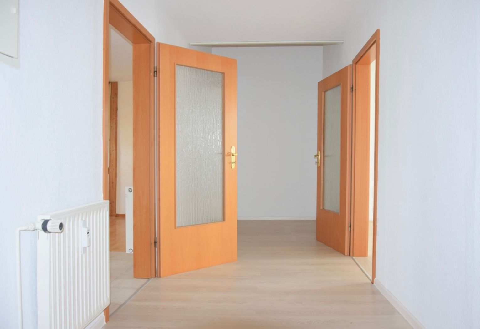 viiiel Platz • 2 Zimmer • Einbauküche • Dusche & Wanne • Tageslichtbad • Dachgeschoss