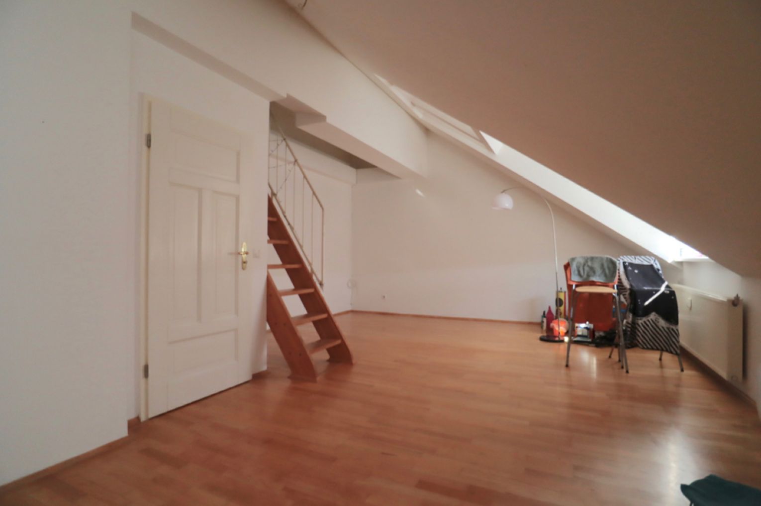 Kaßberg • Dachgeschoss • Maisonette • mit Küche • SCHNELL sein